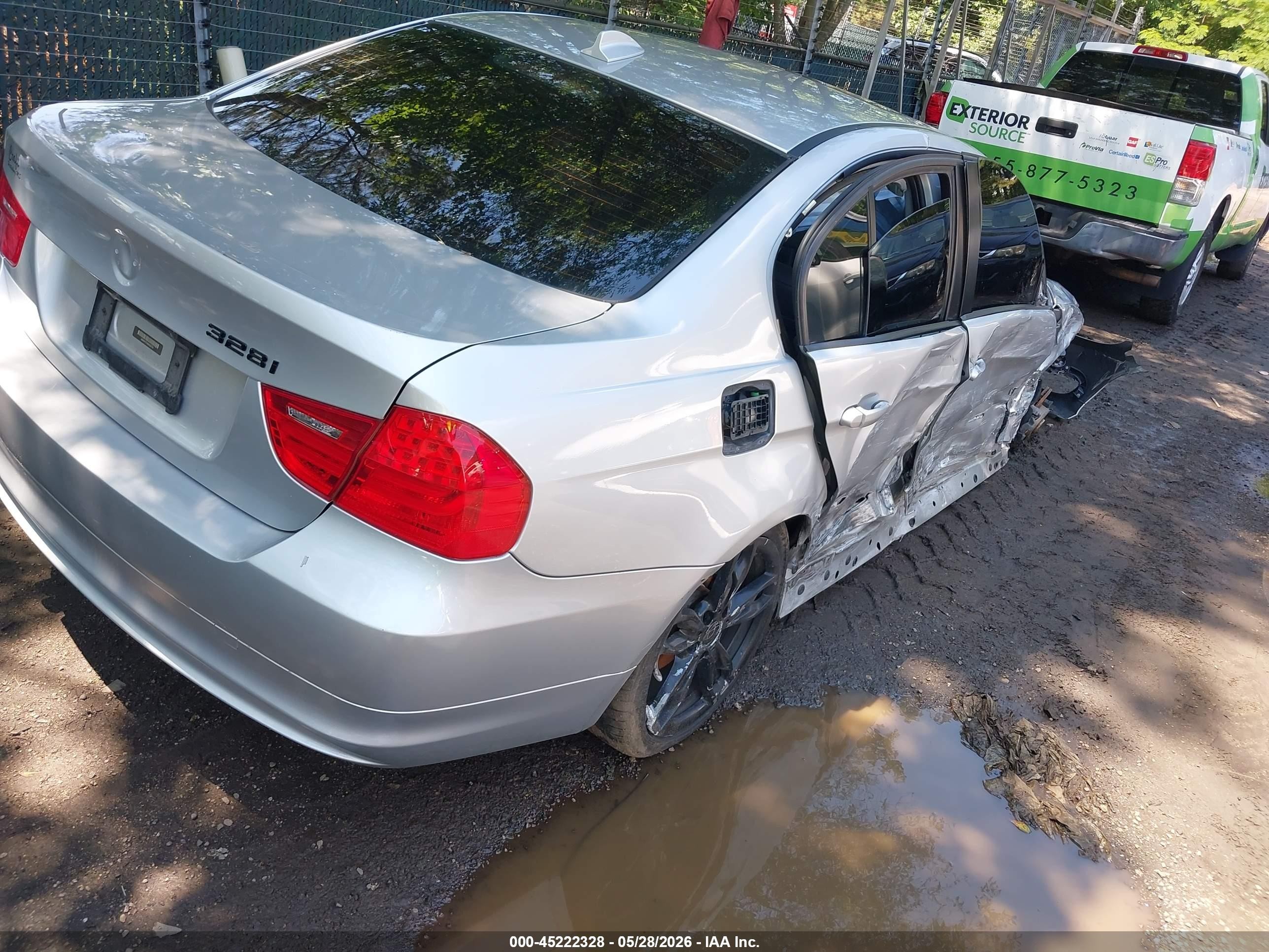 2011 Bmw 328i   Silver vin: WBAPH7C5XBE682766