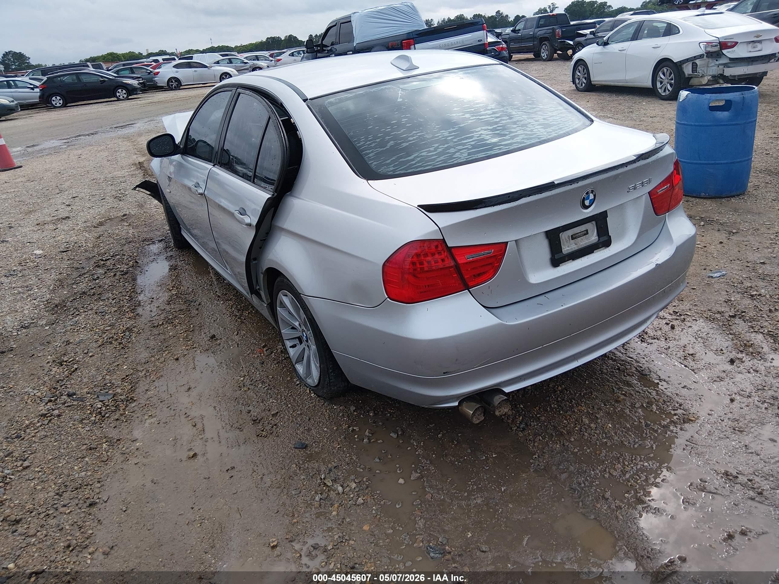 2011 Bmw 328i   Silver vin: WBAPH7C5XBE852205