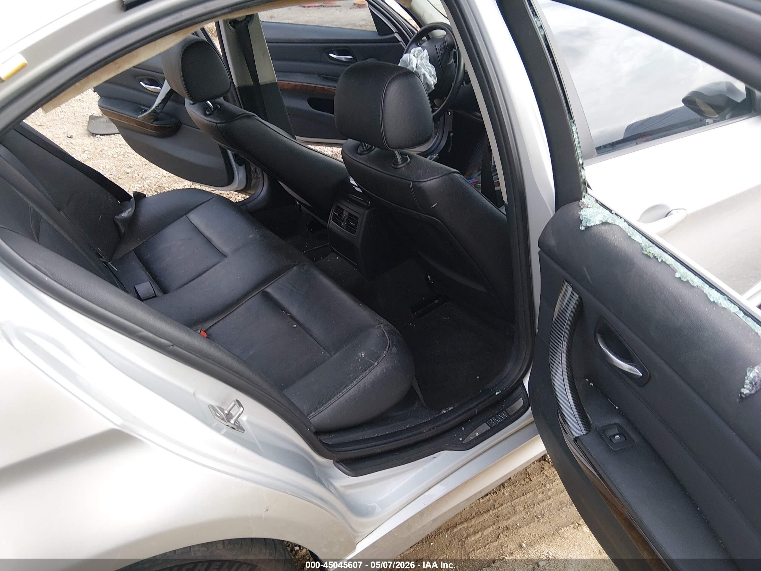 2011 Bmw 328i   Silver vin: WBAPH7C5XBE852205