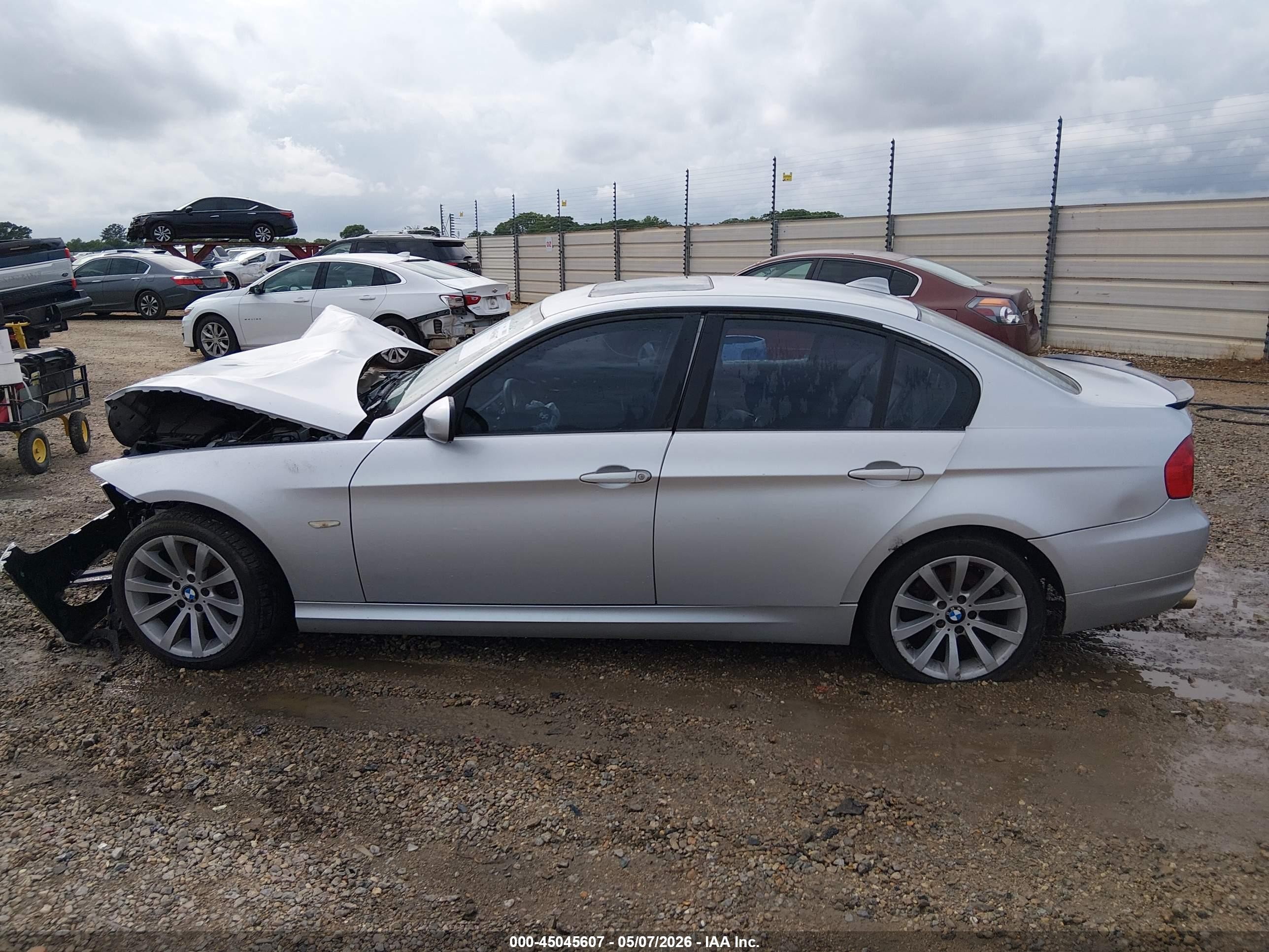 2011 Bmw 328i   Silver vin: WBAPH7C5XBE852205