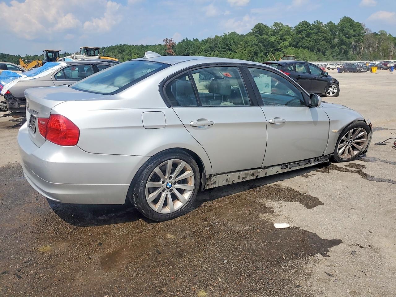 2011 Bmw 328 I Серебряный vin: WBAPH7G51BNM56030