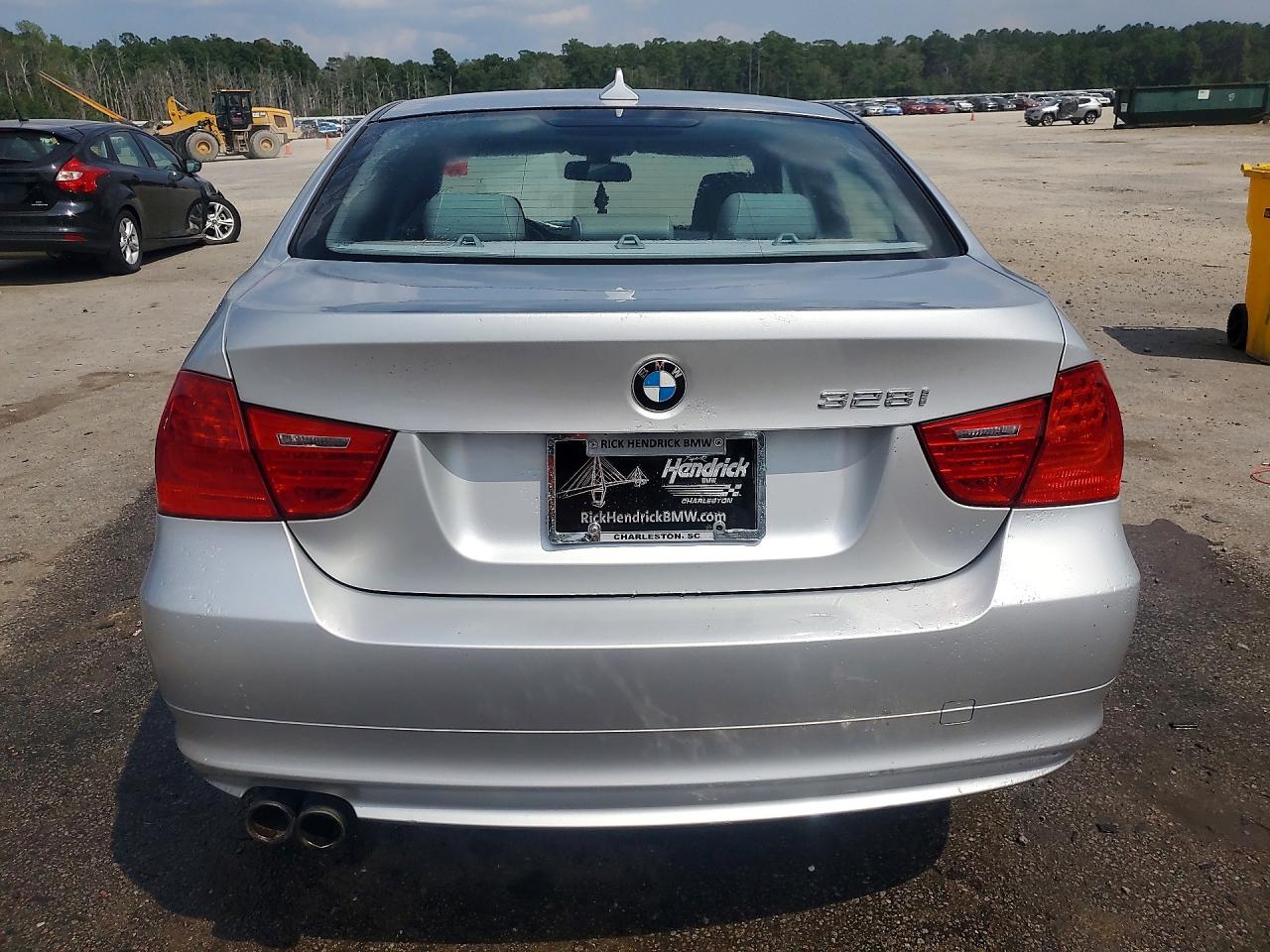 2011 Bmw 328 I Серебряный vin: WBAPH7G51BNM56030