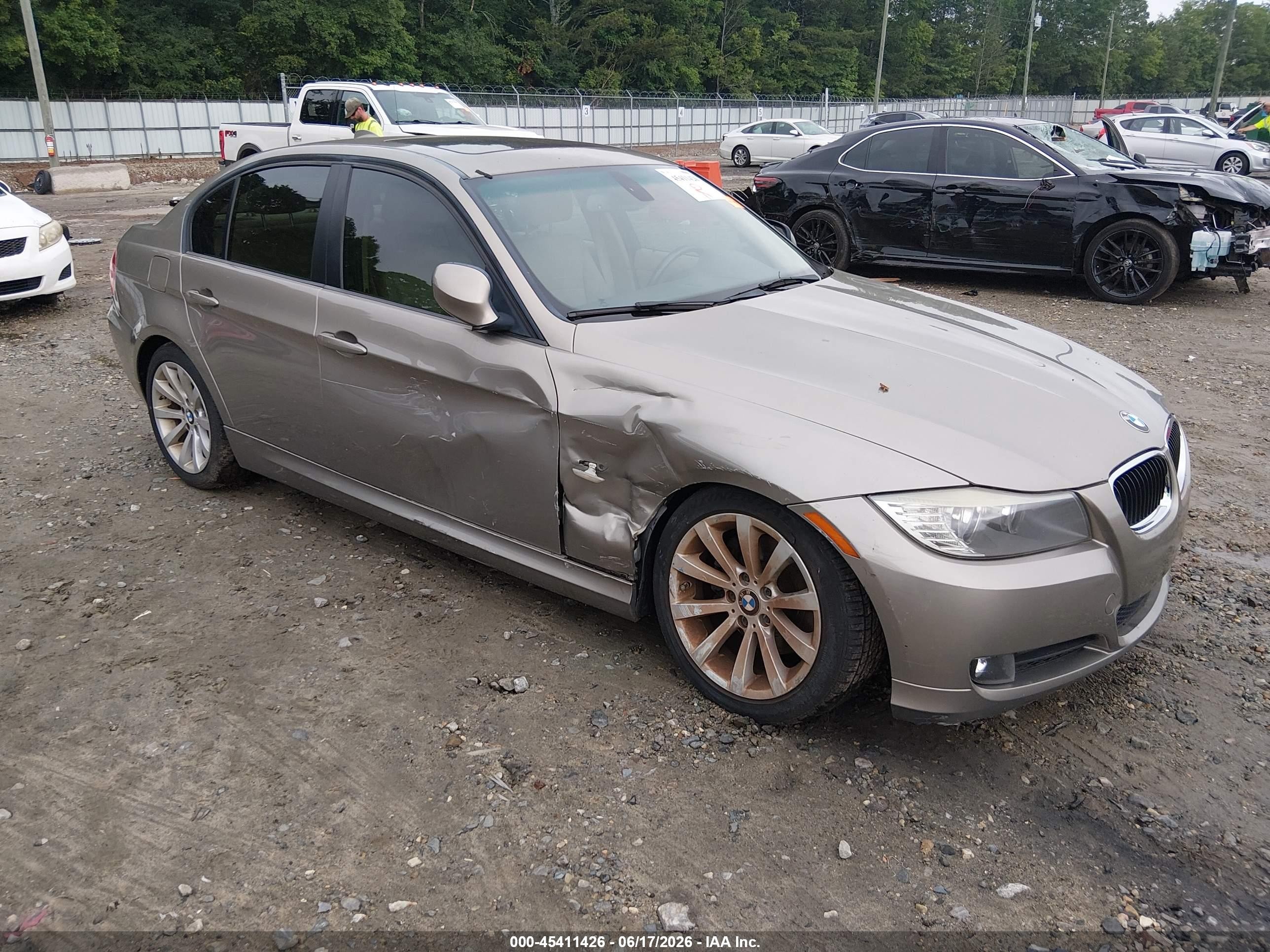 2011 Bmw 328i   Champagne vin: WBAPH7G51BNM56190
