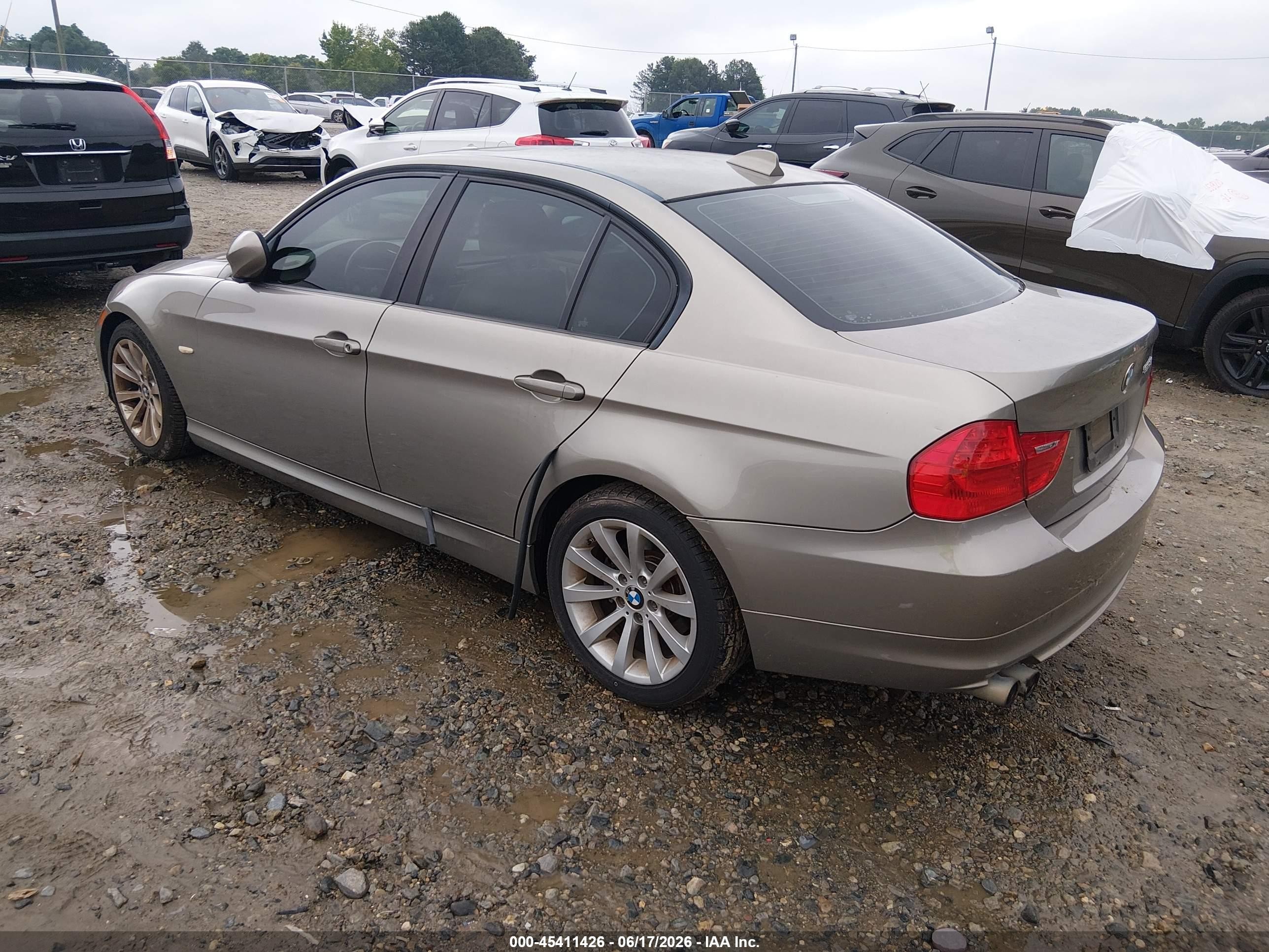 2011 Bmw 328i   Champagne vin: WBAPH7G51BNM56190