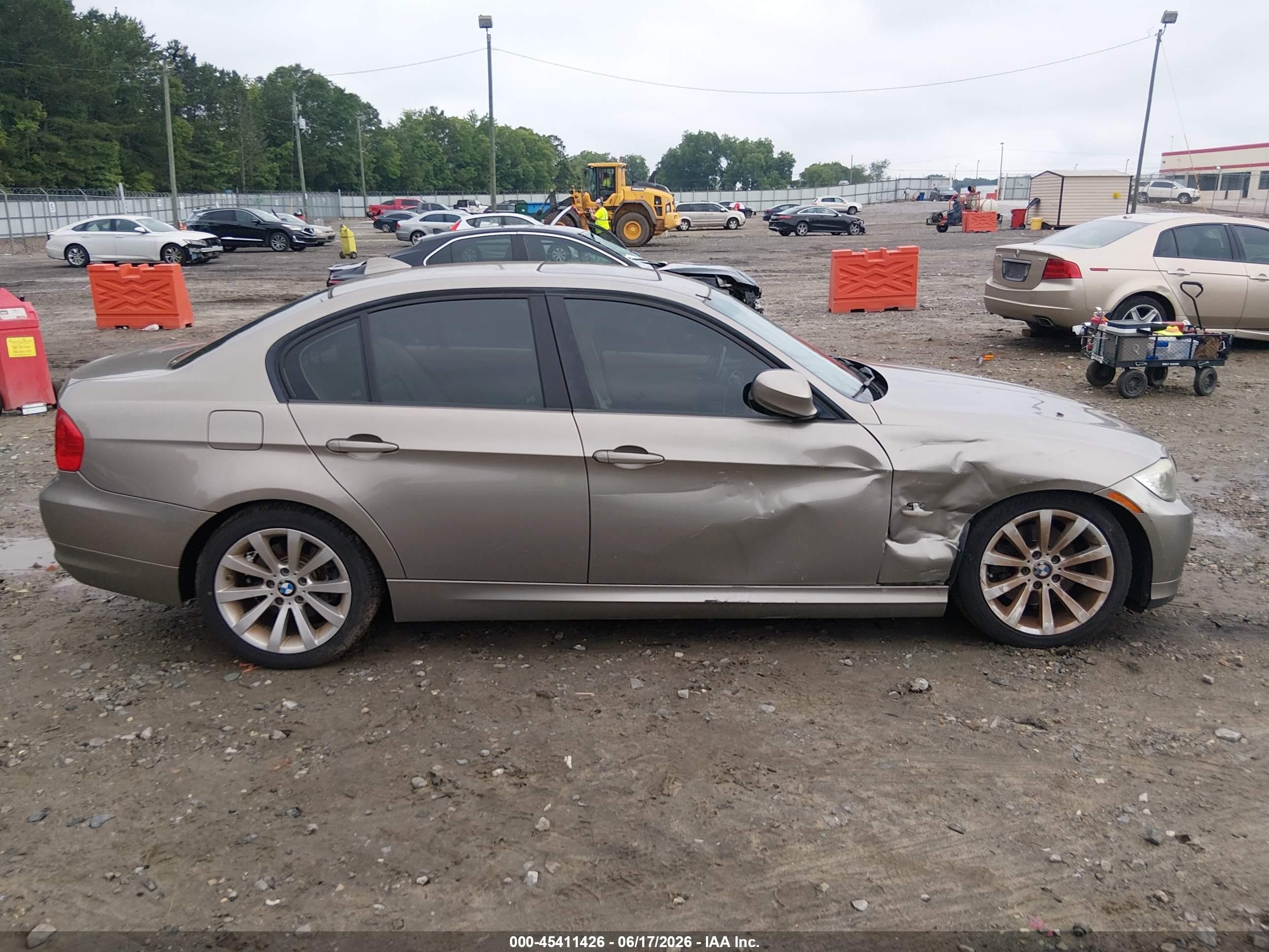 2011 Bmw 328i   Champagne vin: WBAPH7G51BNM56190