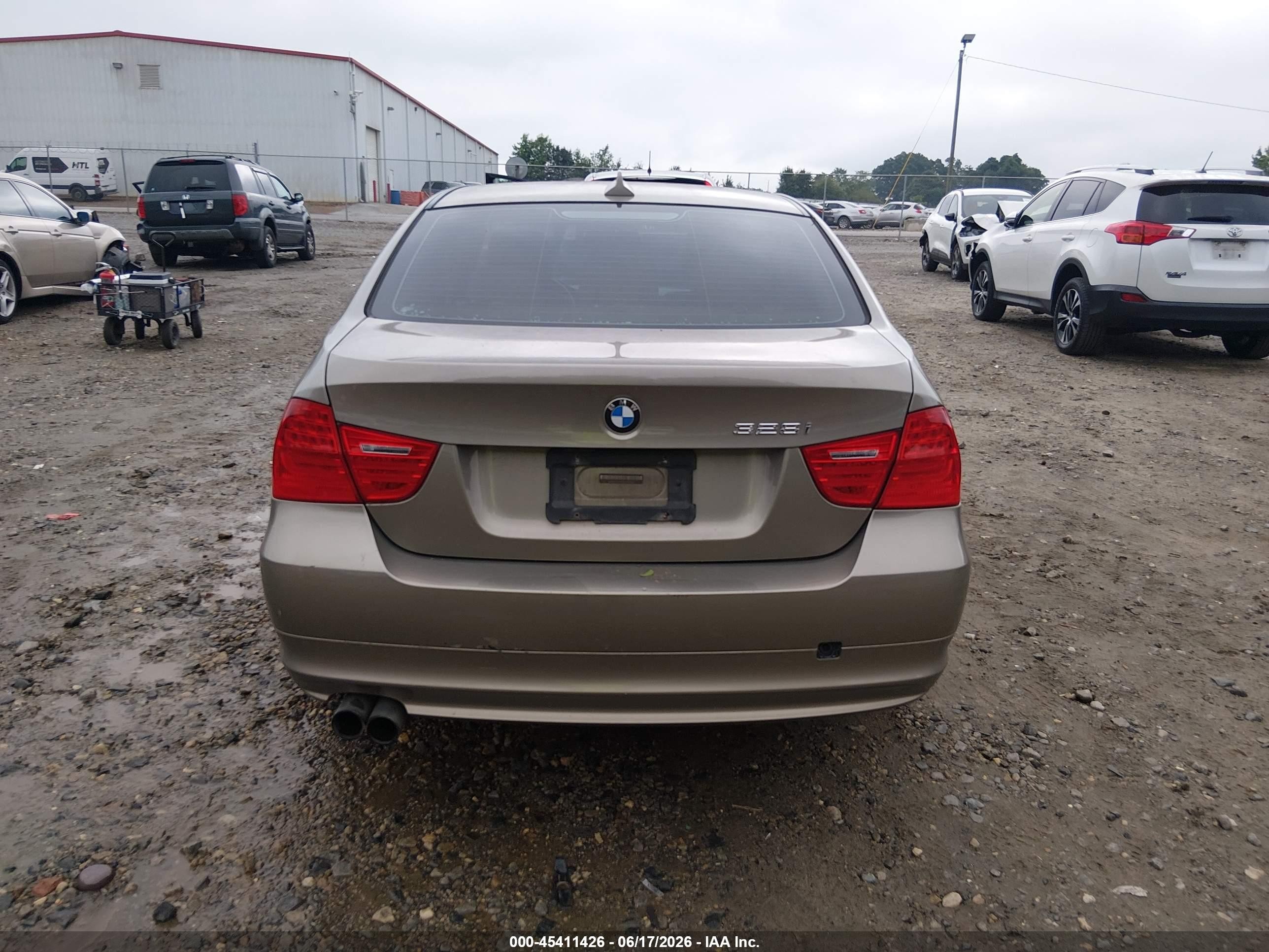 2011 Bmw 328i   Champagne vin: WBAPH7G51BNM56190