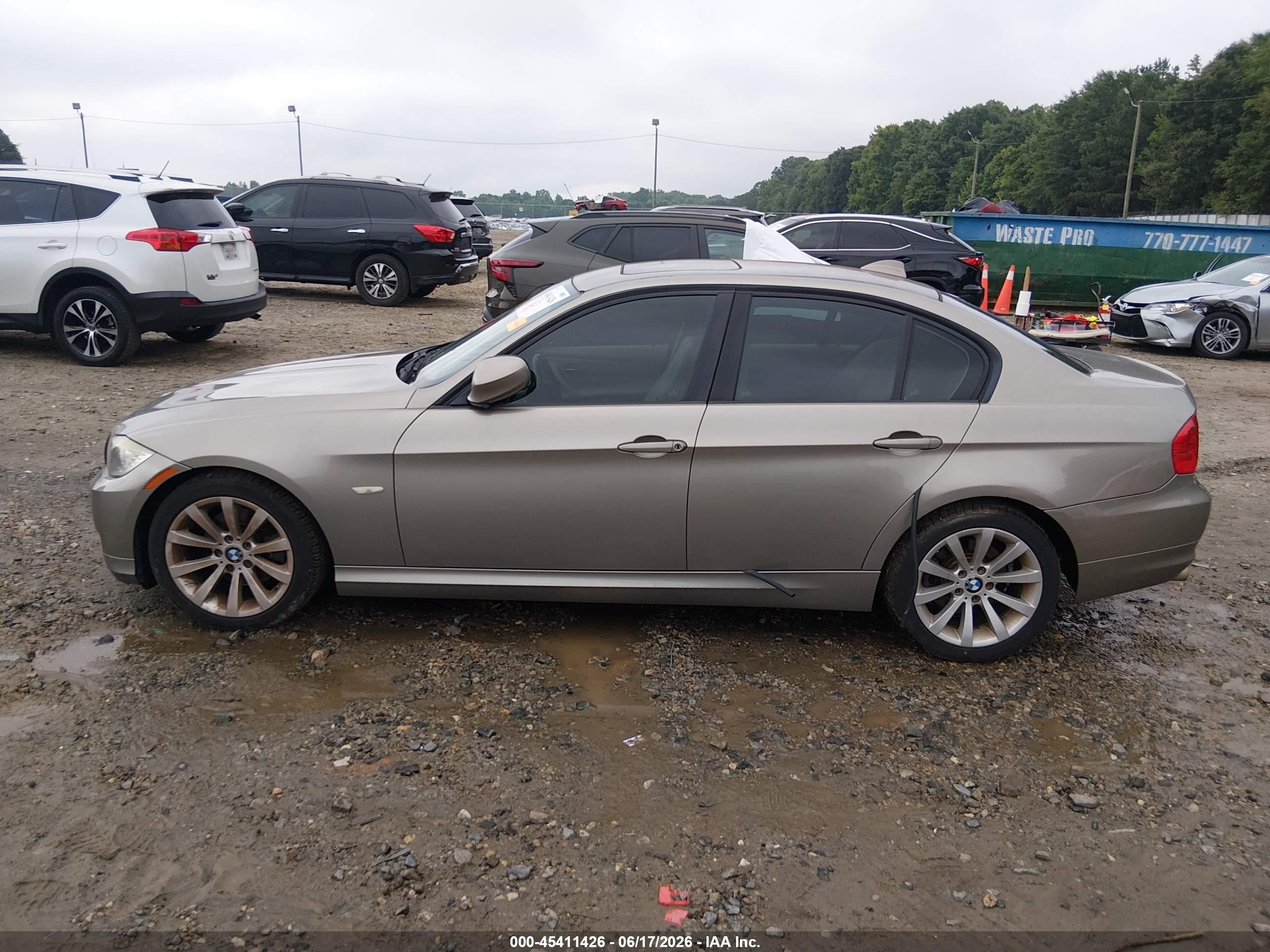2011 Bmw 328i   Champagne vin: WBAPH7G51BNM56190