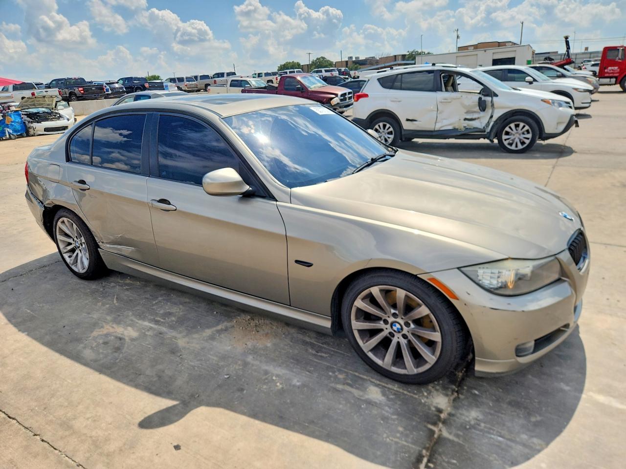 2011 Bmw 3 Series 328i Коричневый vin: WBAPH7G51BNM58375