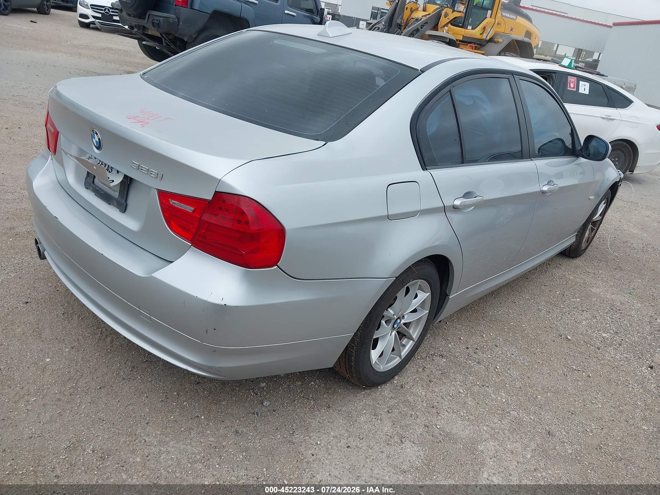 2010 Bmw 328i   Silver vin: WBAPH7G52ANM51515