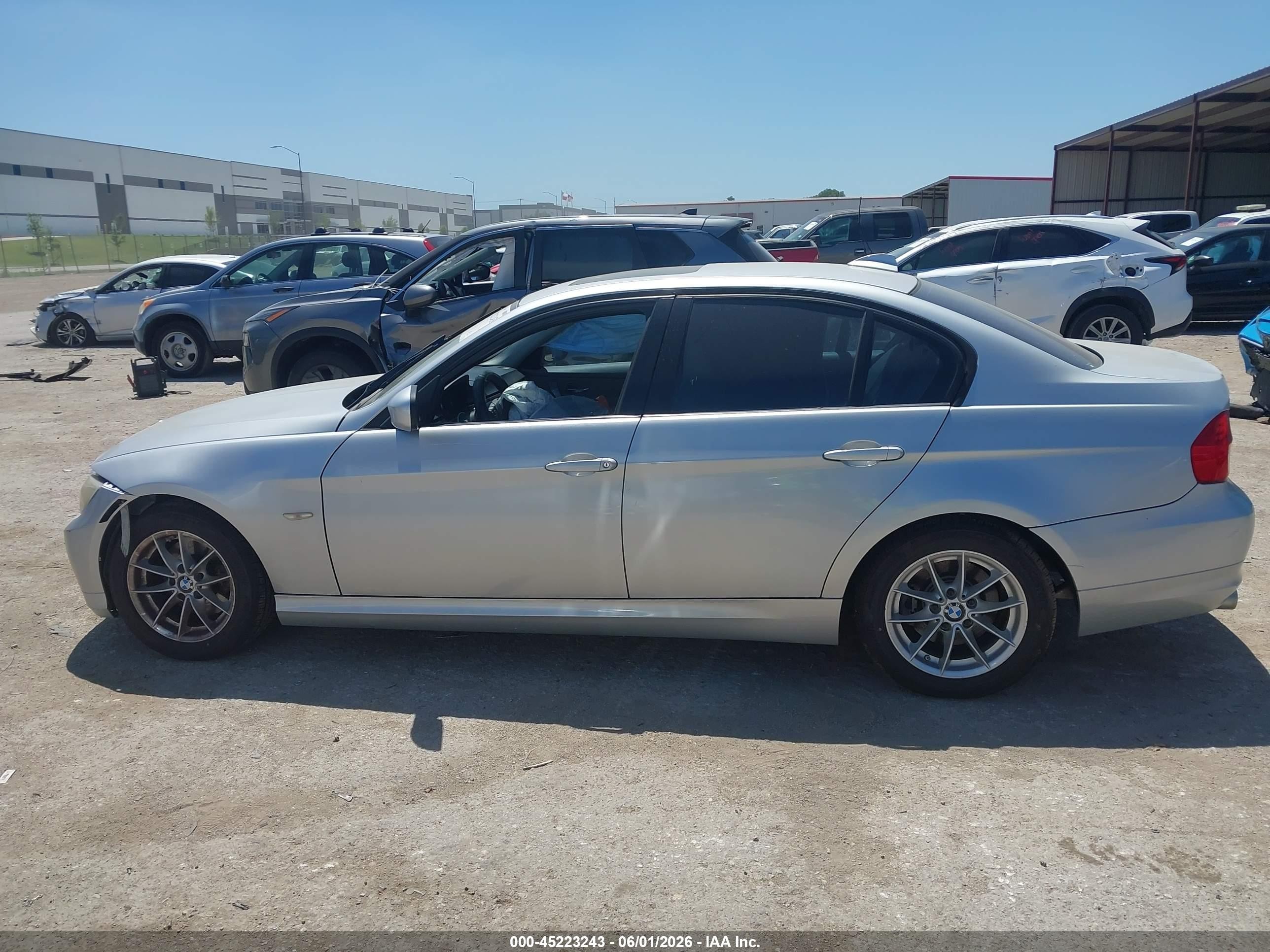 2010 Bmw 328i   Silver vin: WBAPH7G52ANM51515