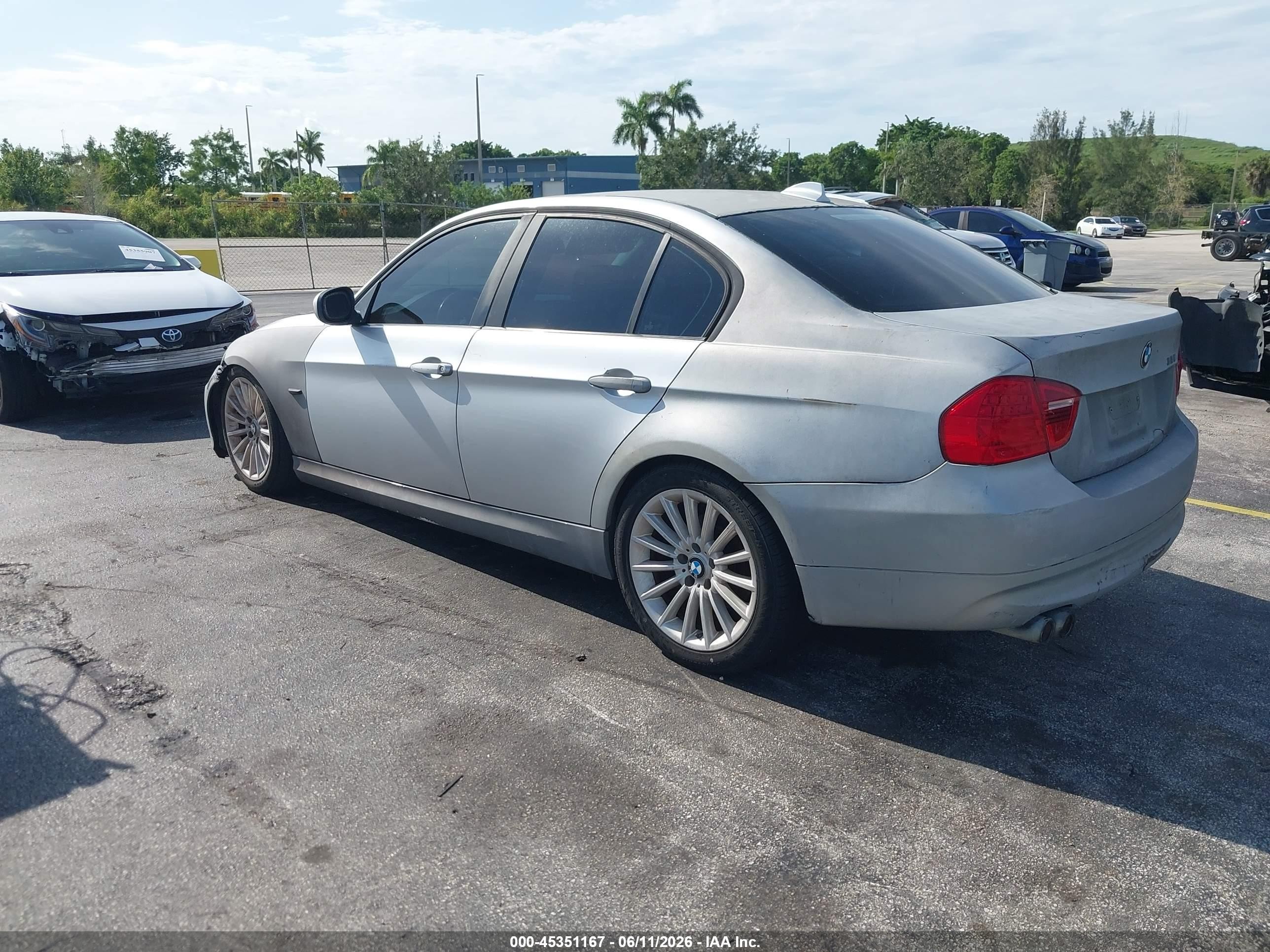 2011 Bmw 328i   Silver vin: WBAPH7G52BNN05252