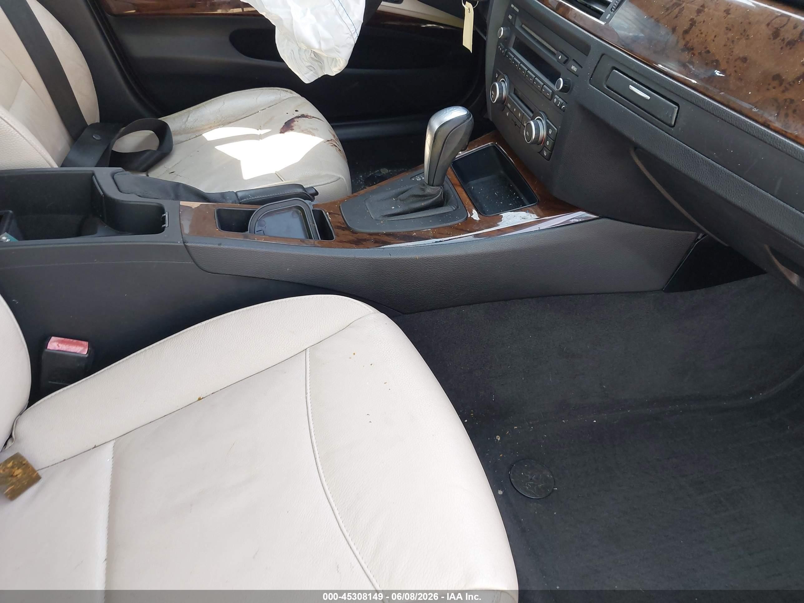 2011 Bmw 328i   Burgundy vin: WBAPH7G52BNN06420