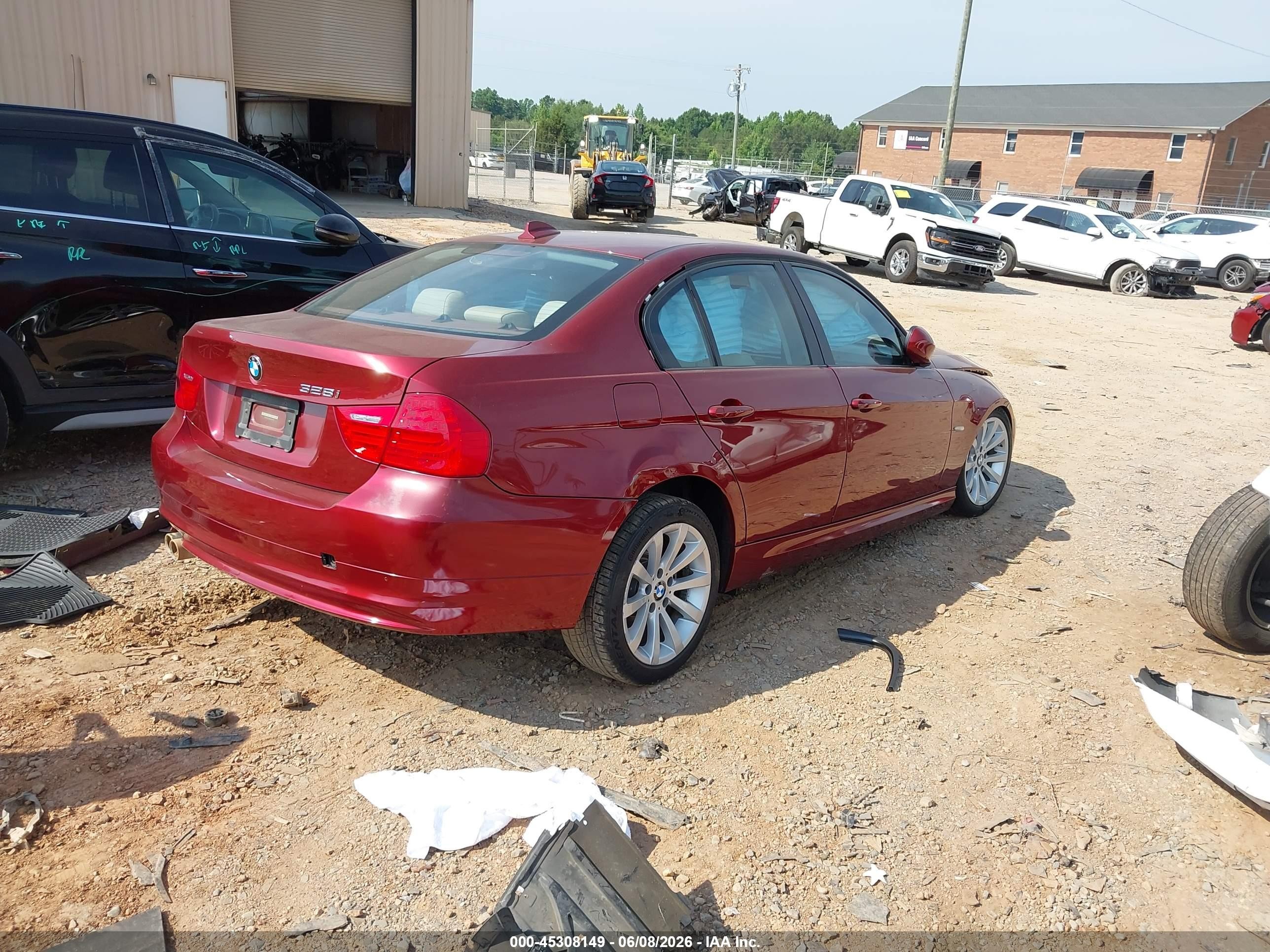 2011 Bmw 328i   Burgundy vin: WBAPH7G52BNN06420