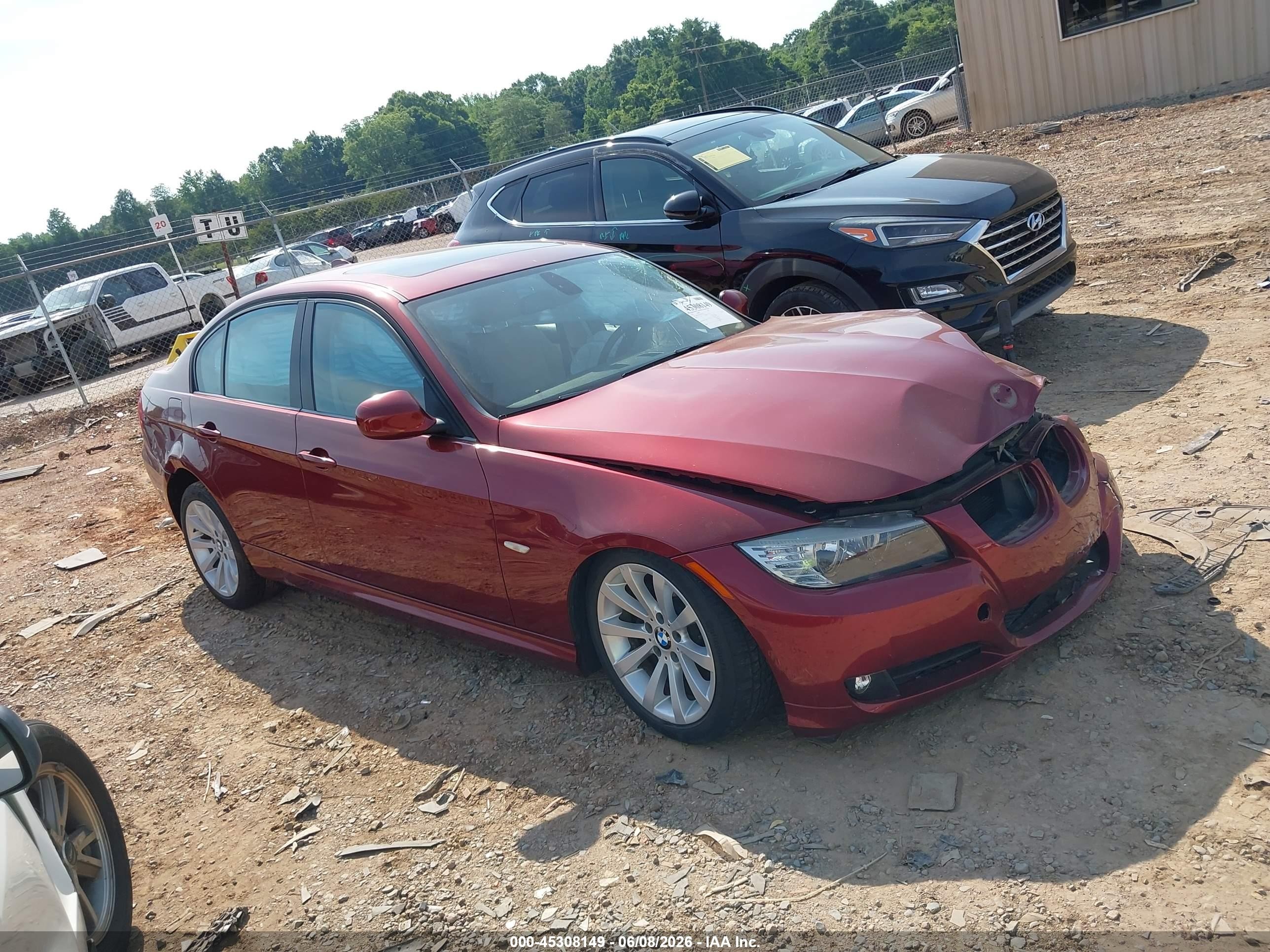 2011 Bmw 328i   Burgundy vin: WBAPH7G52BNN06420