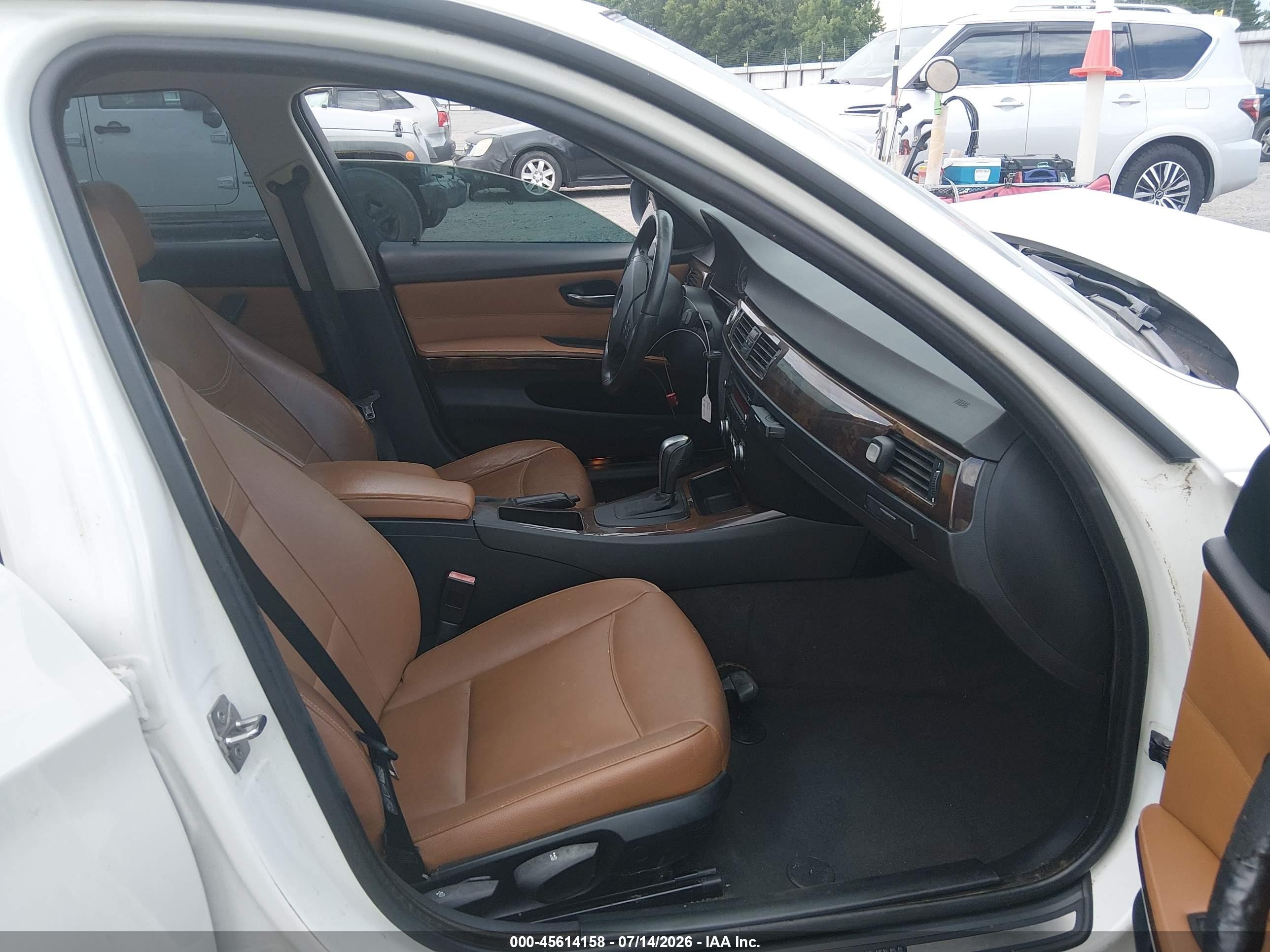 2010 Bmw 328i   Белый vin: WBAPH7G53ANM54228