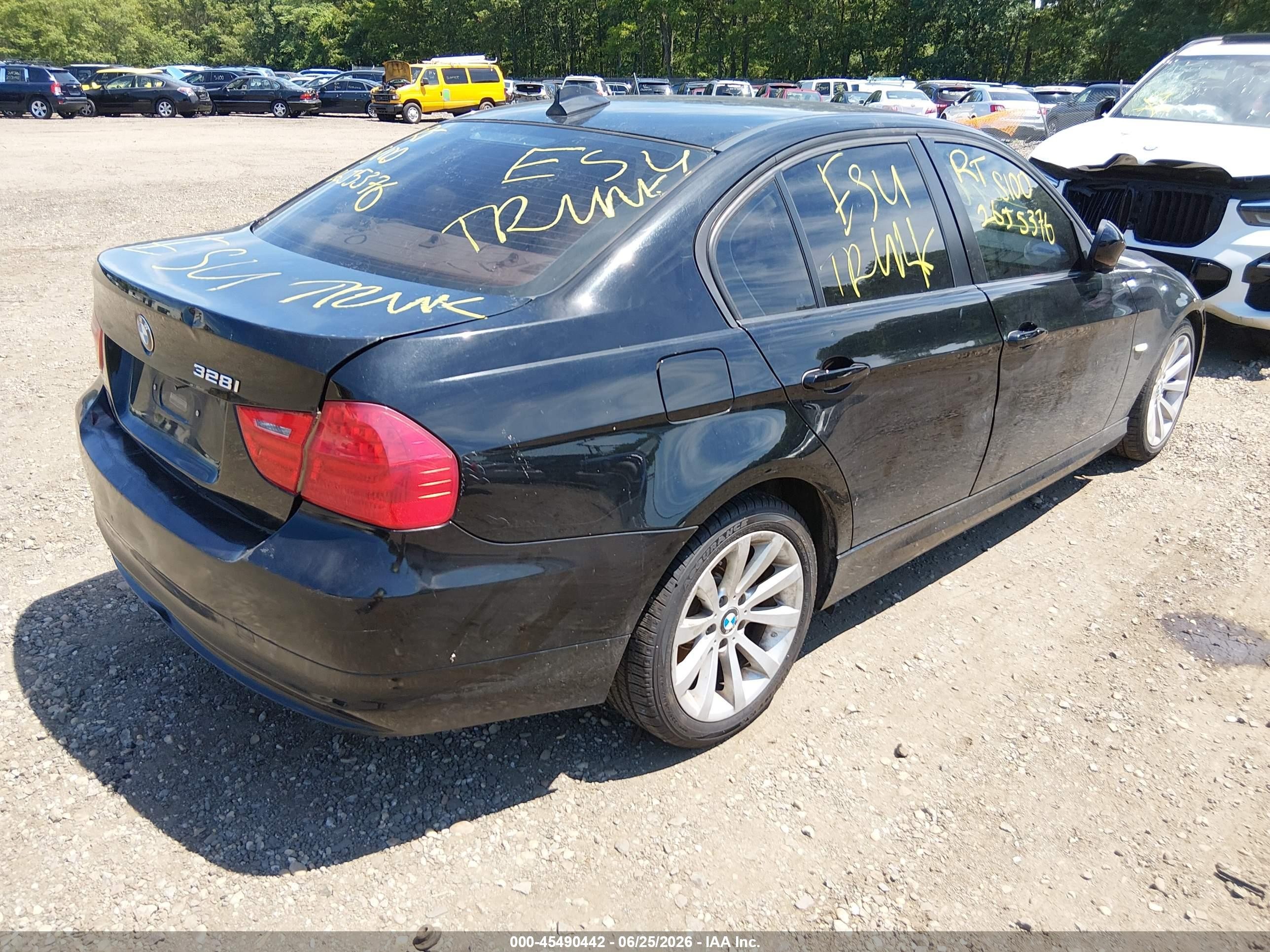 2011 Bmw 328i   Black vin: WBAPH7G53BNN02103