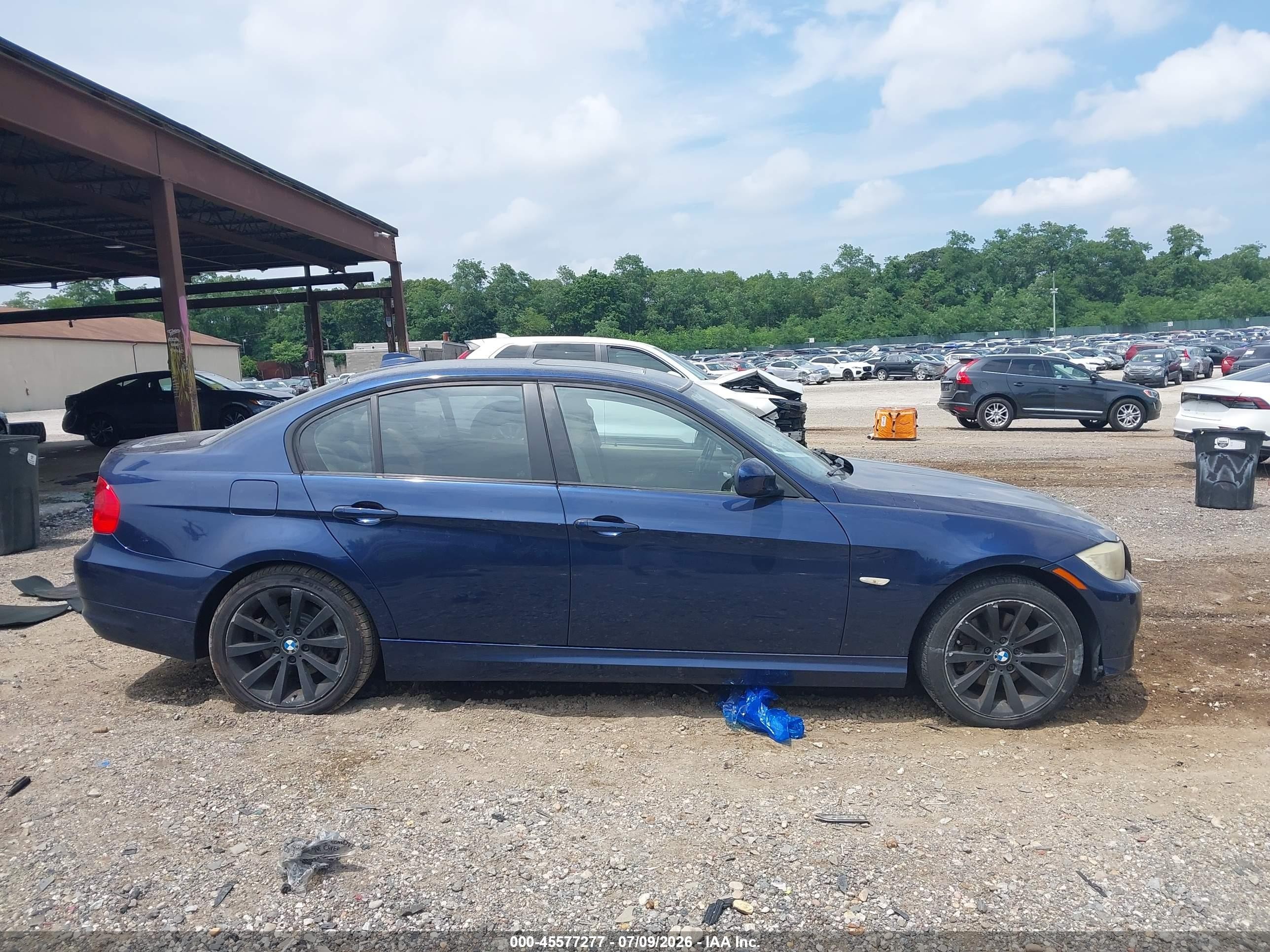 2011 Bmw 328i   Blue vin: WBAPH7G54BNM55325