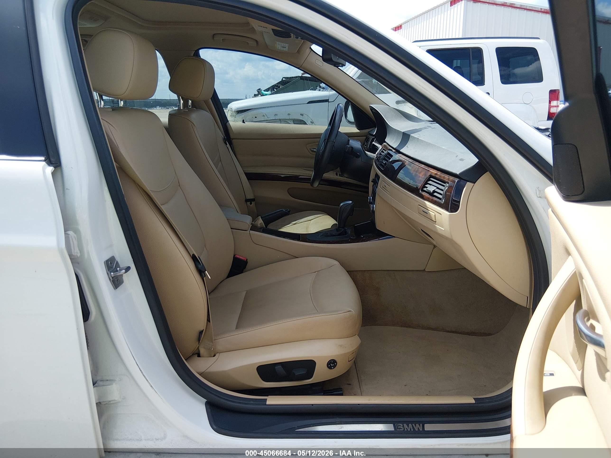 2011 Bmw 328i   White vin: WBAPH7G54BNN06242