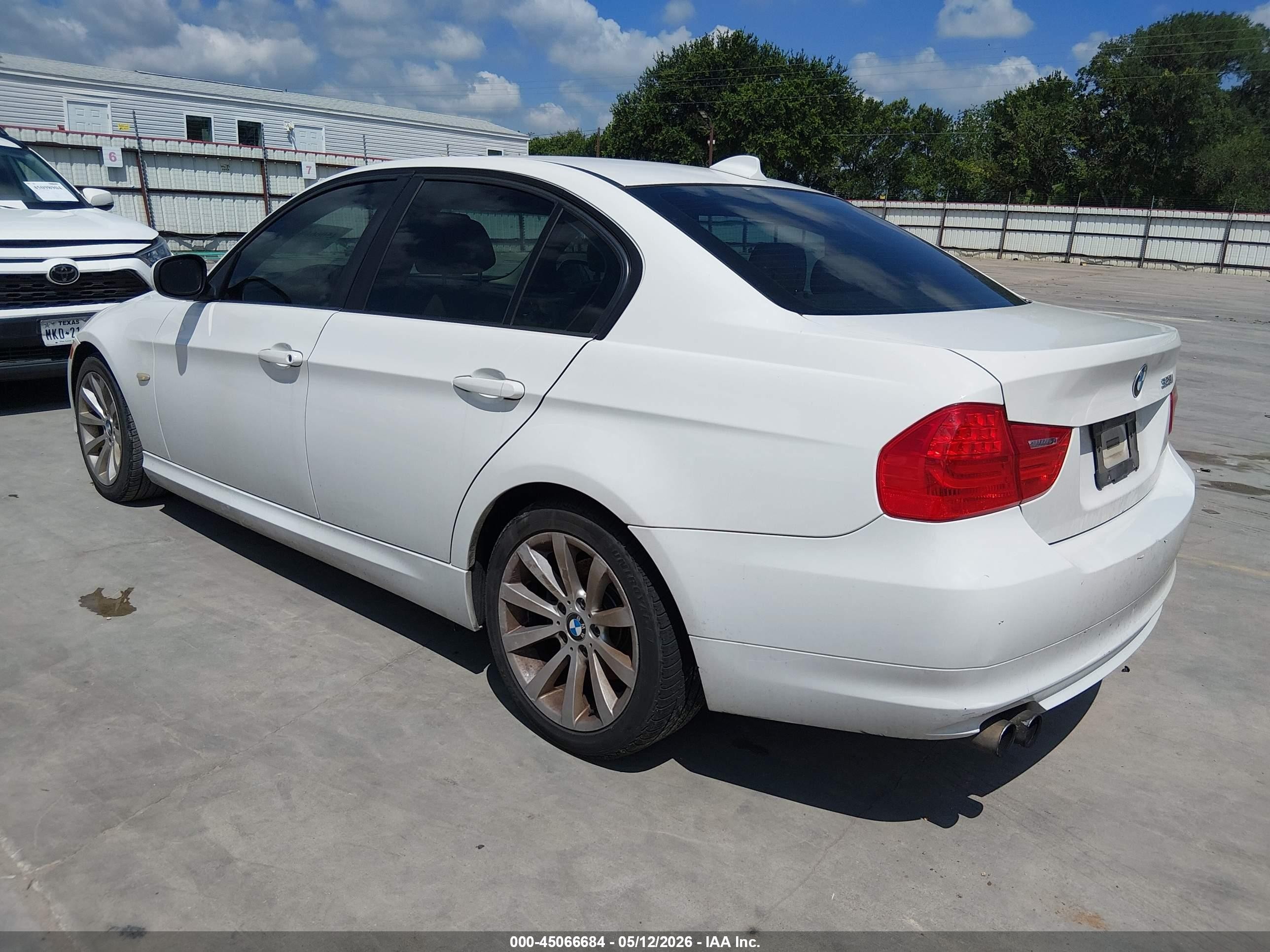 2011 Bmw 328i   White vin: WBAPH7G54BNN06242