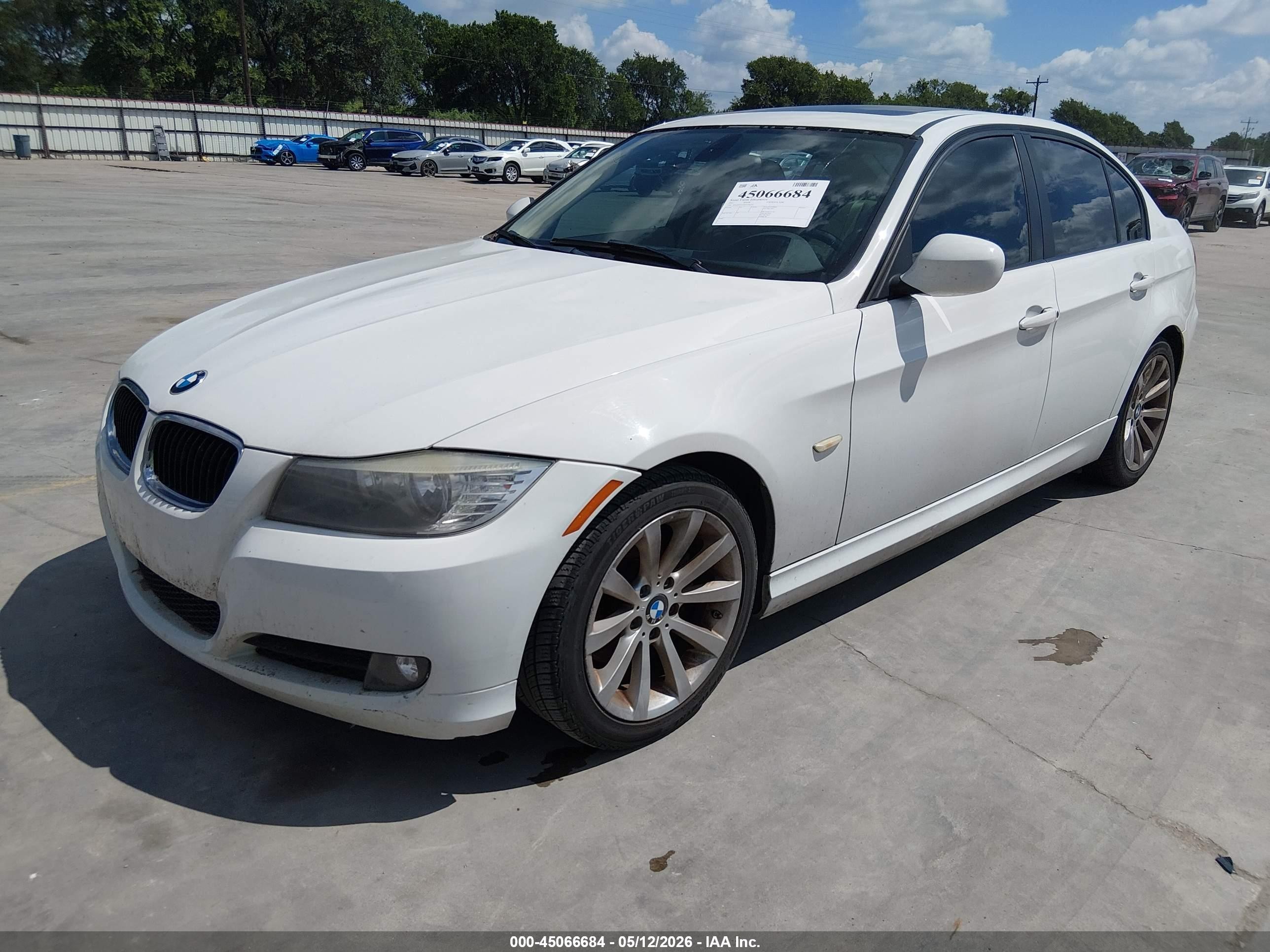 2011 Bmw 328i   White vin: WBAPH7G54BNN06242