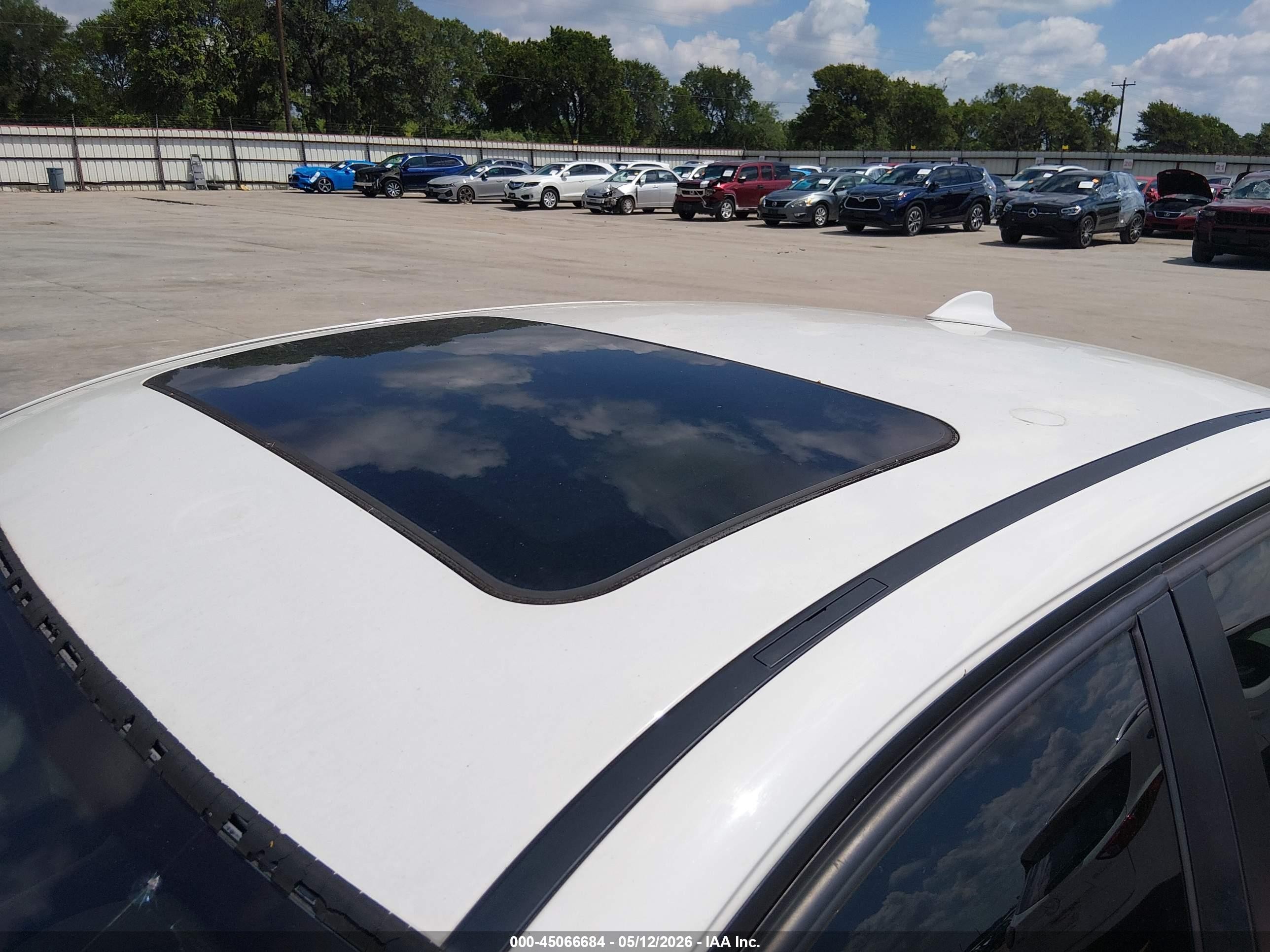 2011 Bmw 328i   White vin: WBAPH7G54BNN06242