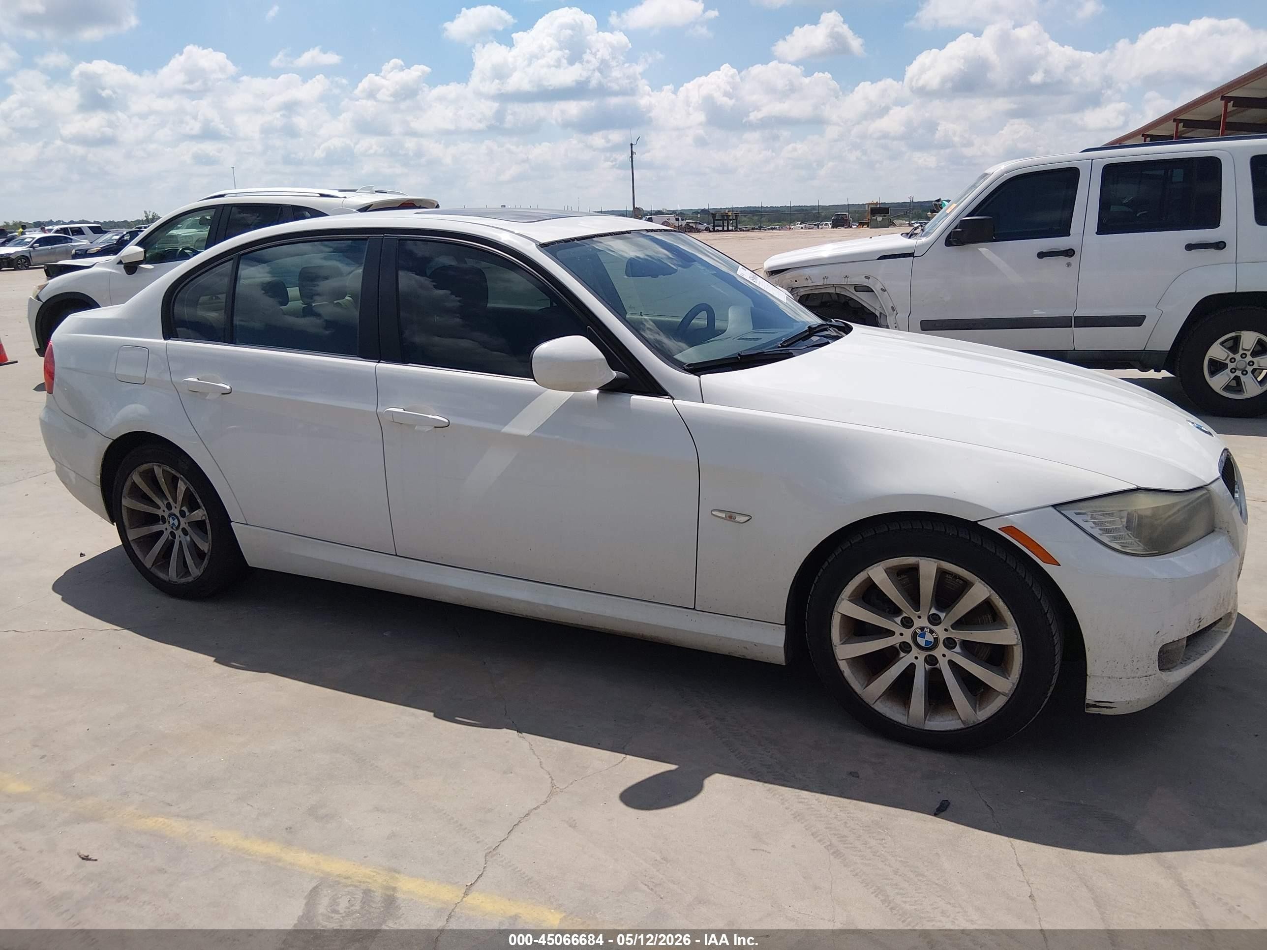 2011 Bmw 328i   White vin: WBAPH7G54BNN06242