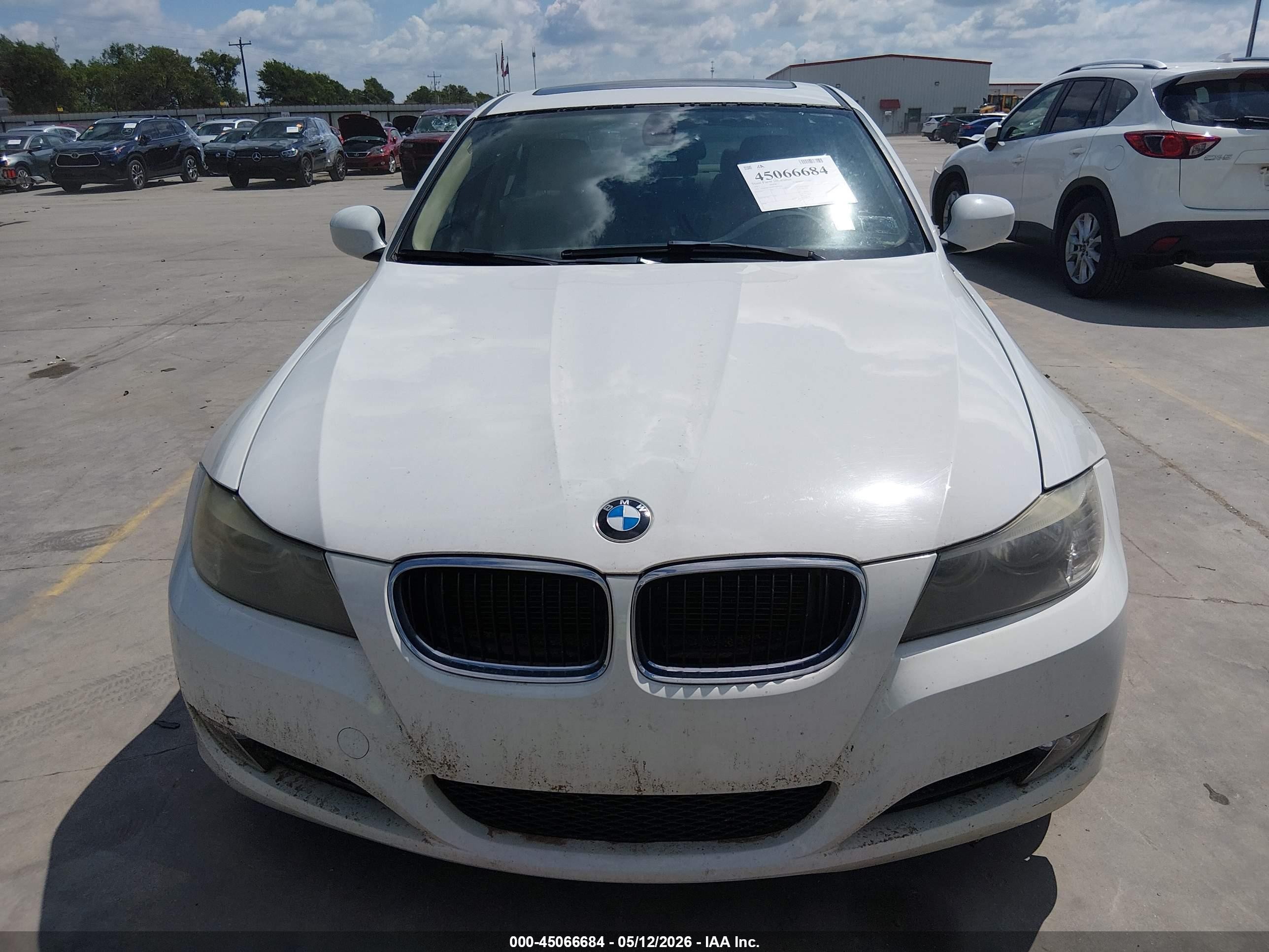 2011 Bmw 328i   White vin: WBAPH7G54BNN06242