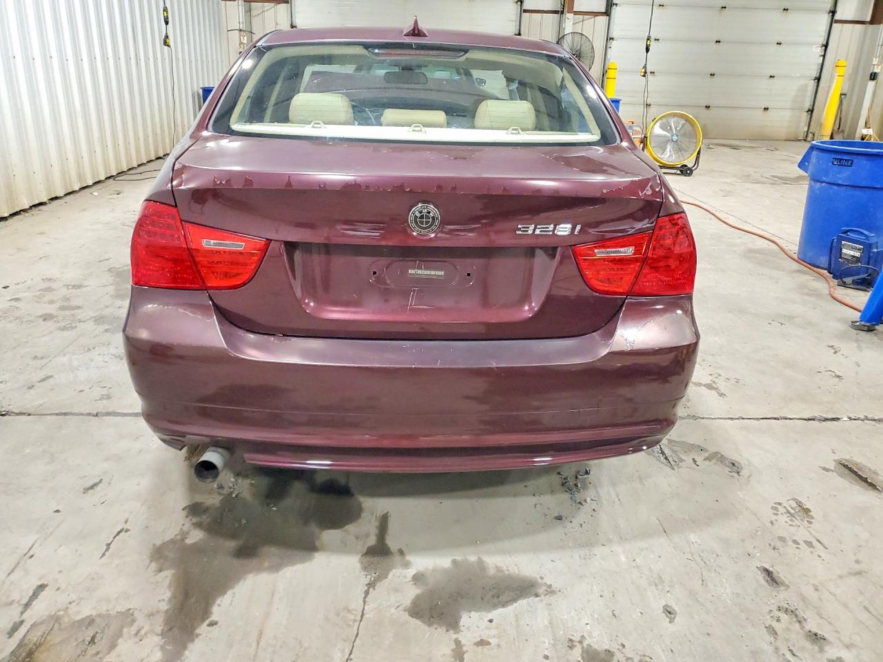 2010 Bmw 328 I Burgundy vin: WBAPH7G55ANM54165