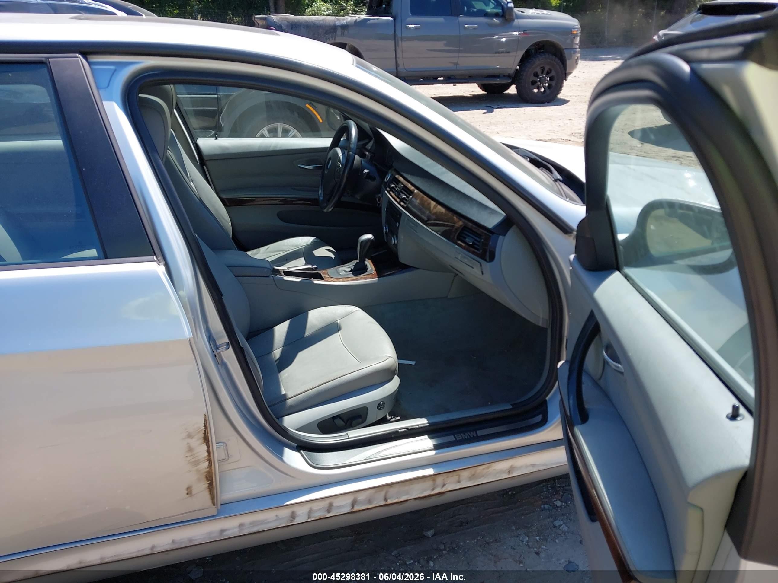 2011 Bmw 328i   Silver vin: WBAPH7G55BNN04497