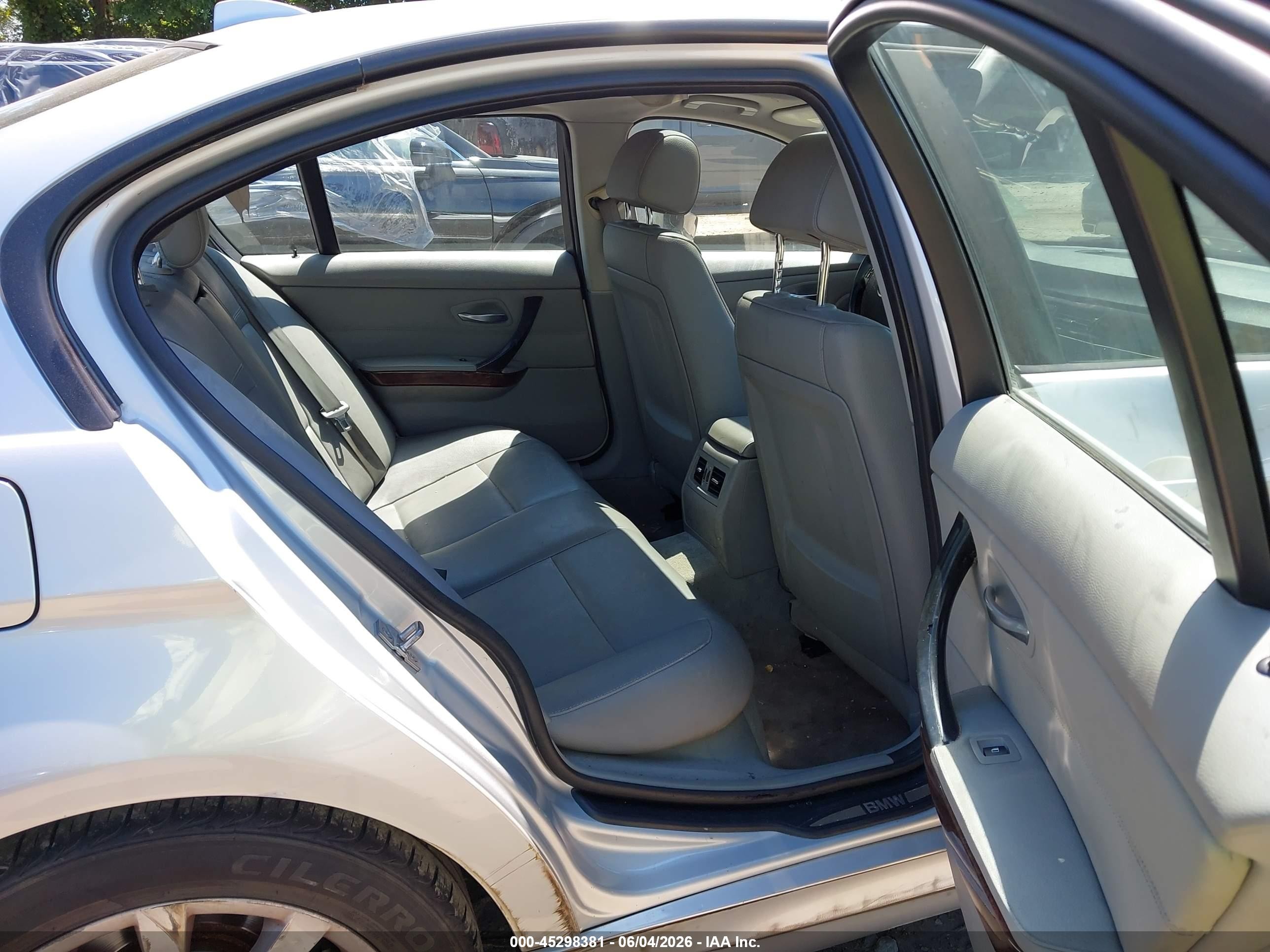 2011 Bmw 328i   Silver vin: WBAPH7G55BNN04497