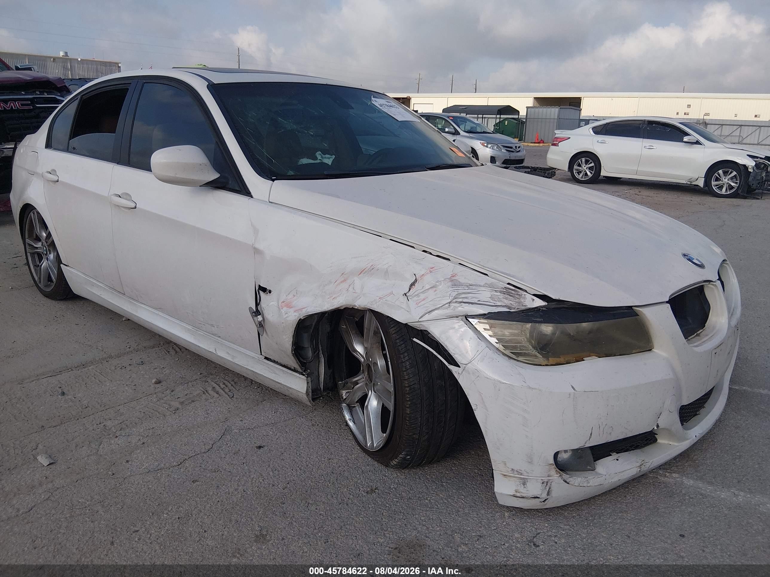 2011 Bmw 328i   White vin: WBAPH7G57BNN04209