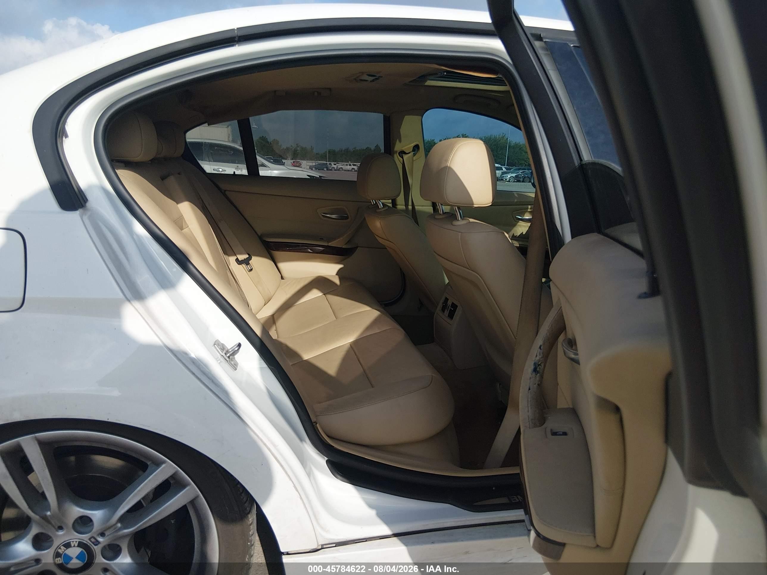 2011 Bmw 328i   White vin: WBAPH7G57BNN04209