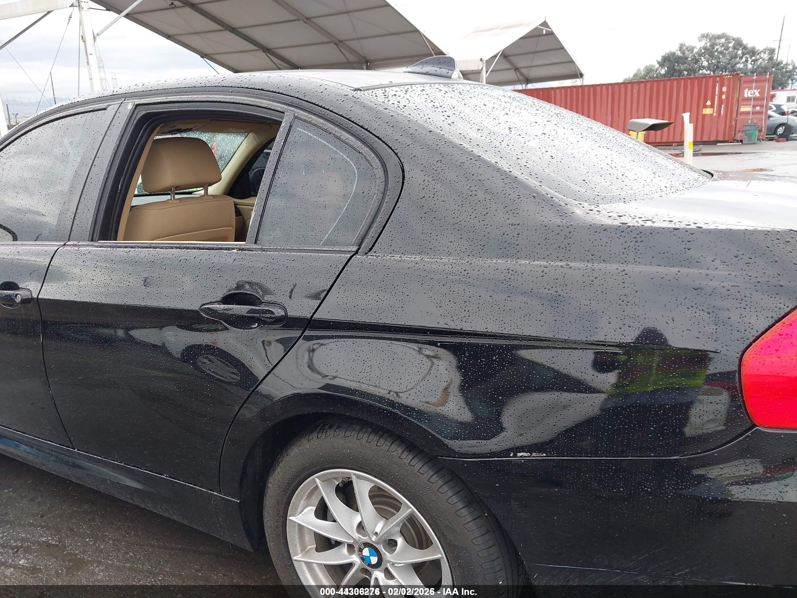 2011 Bmw 328i   Черный vin: WBAPH7G58BNM57871