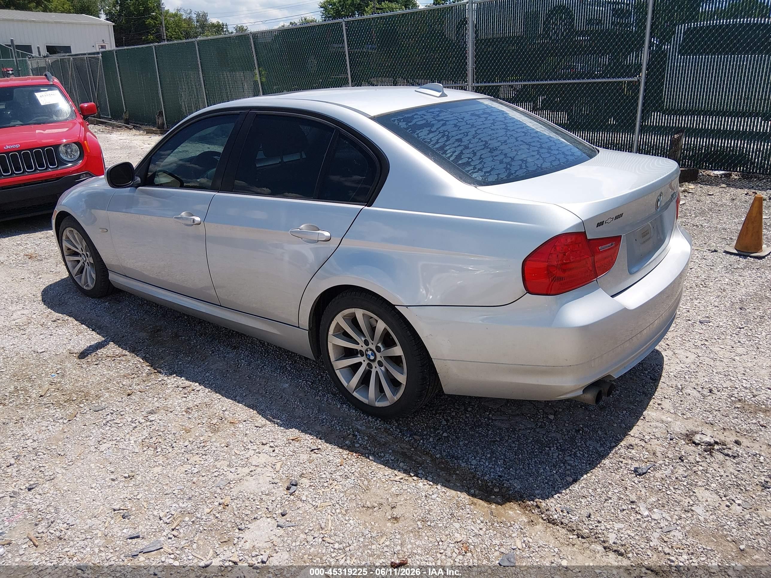 2011 Bmw 328i   Серый vin: WBAPH7G58BNN05238