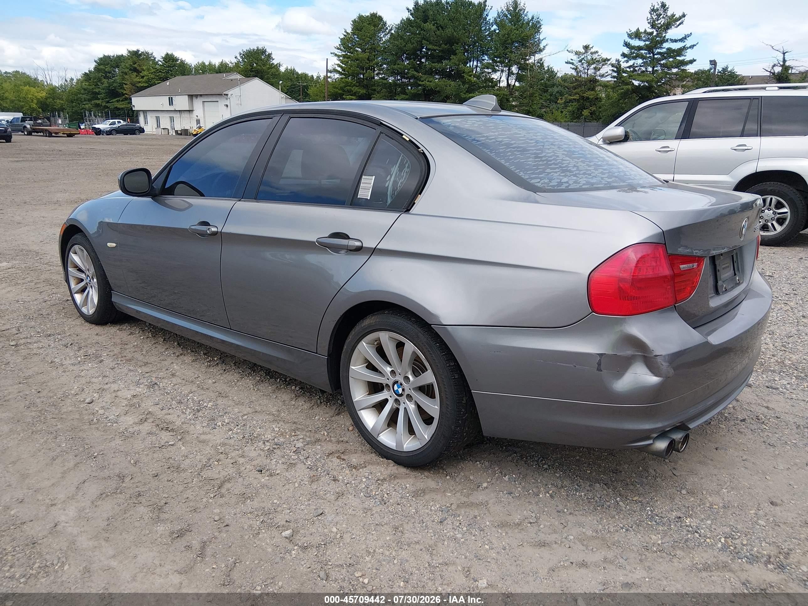 2011 Bmw 328i   Серебряный vin: WBAPH7G59BNM58107