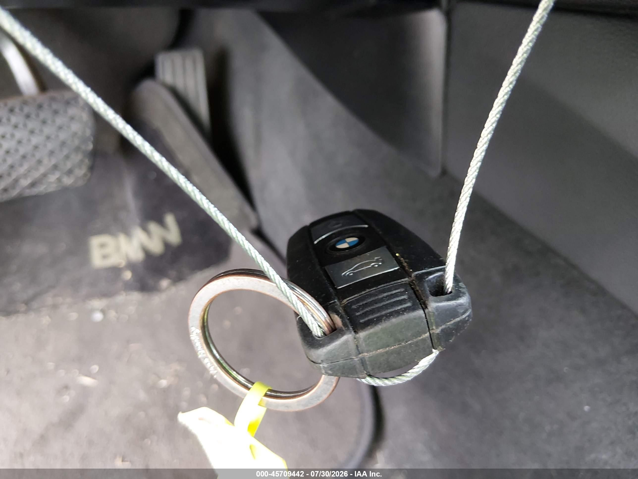 2011 Bmw 328i   Серебряный vin: WBAPH7G59BNM58107