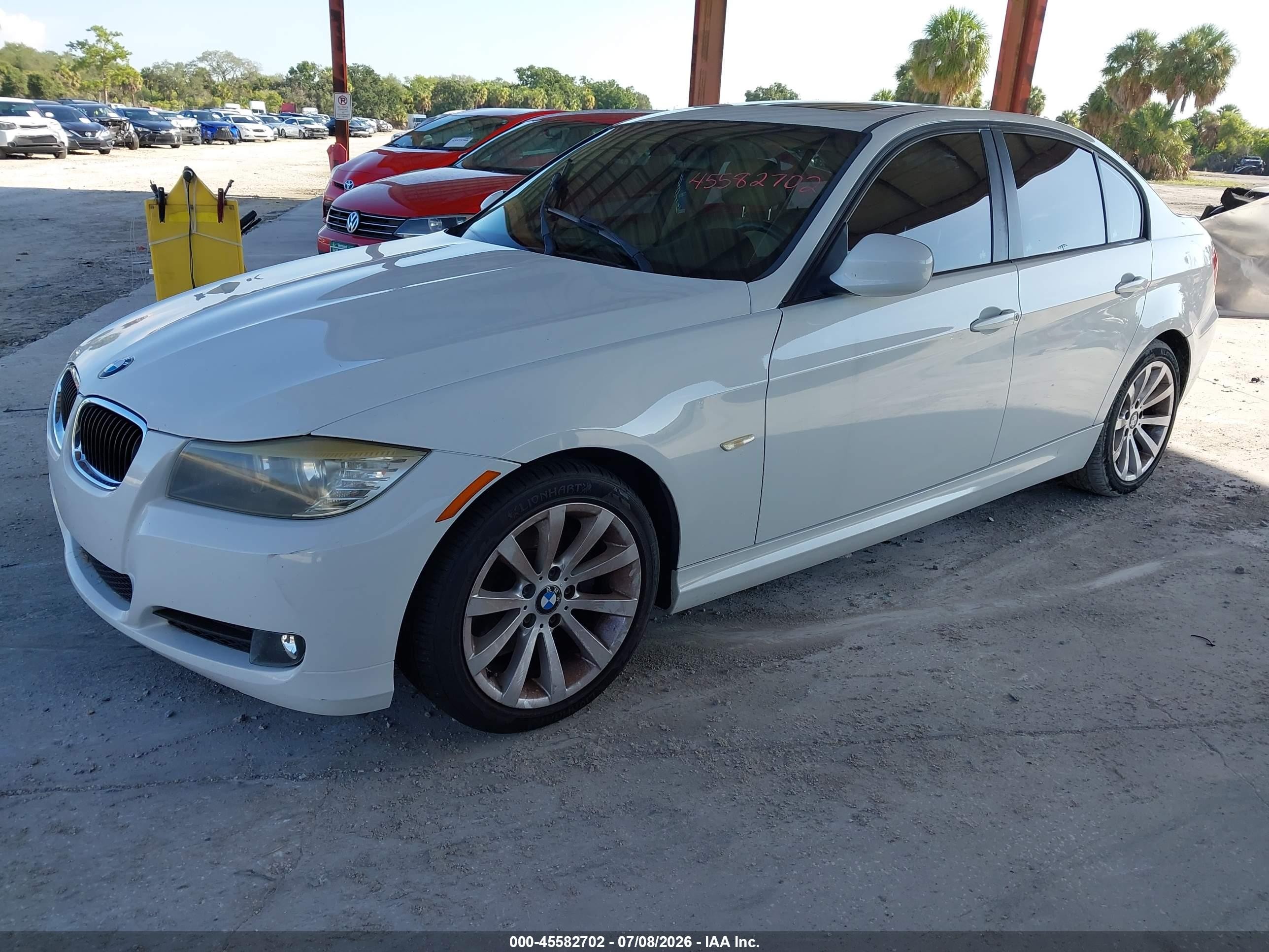 2011 Bmw 328i   White vin: WBAPH7G5XBNN03037