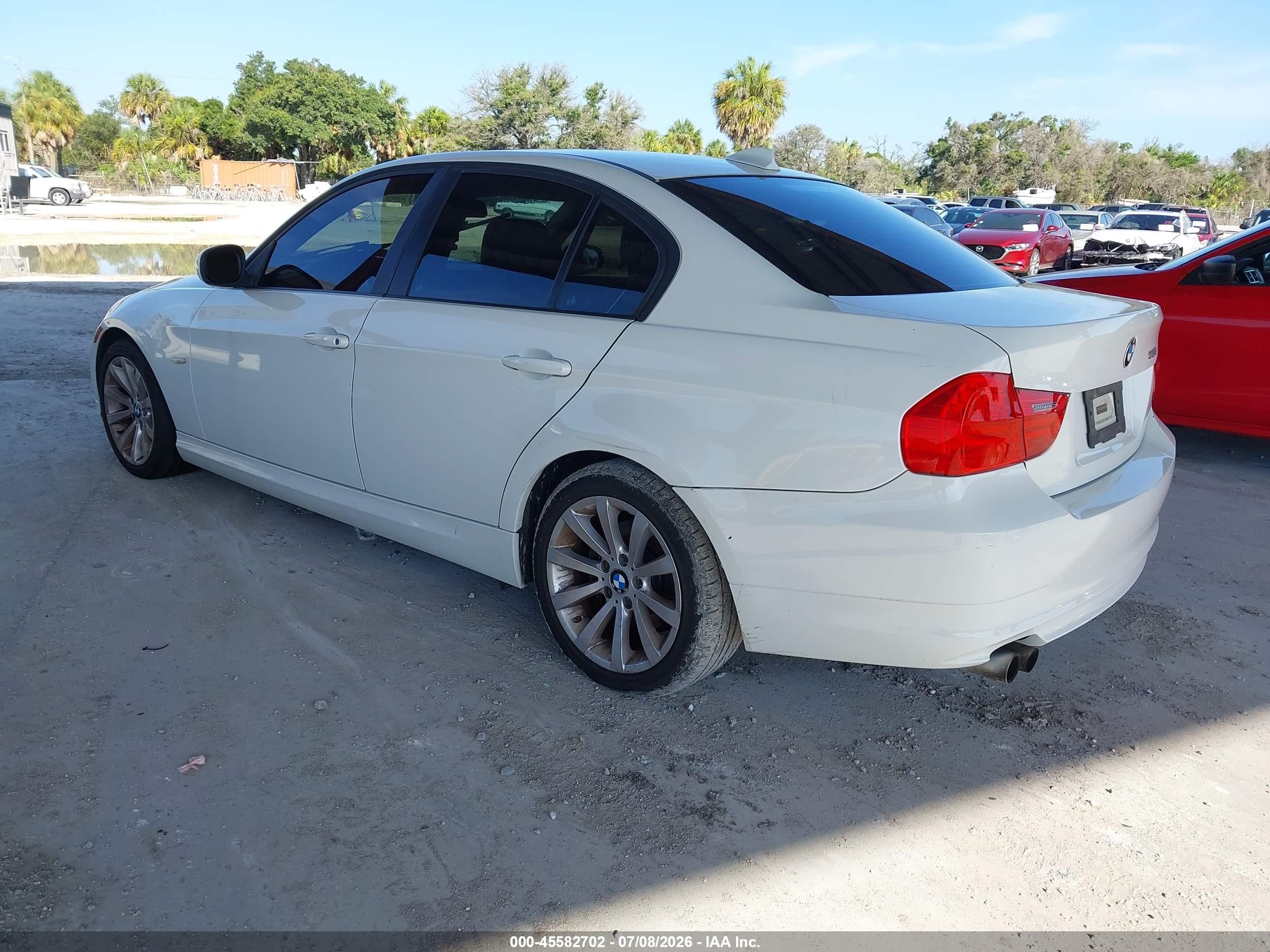 2011 Bmw 328i   White vin: WBAPH7G5XBNN03037