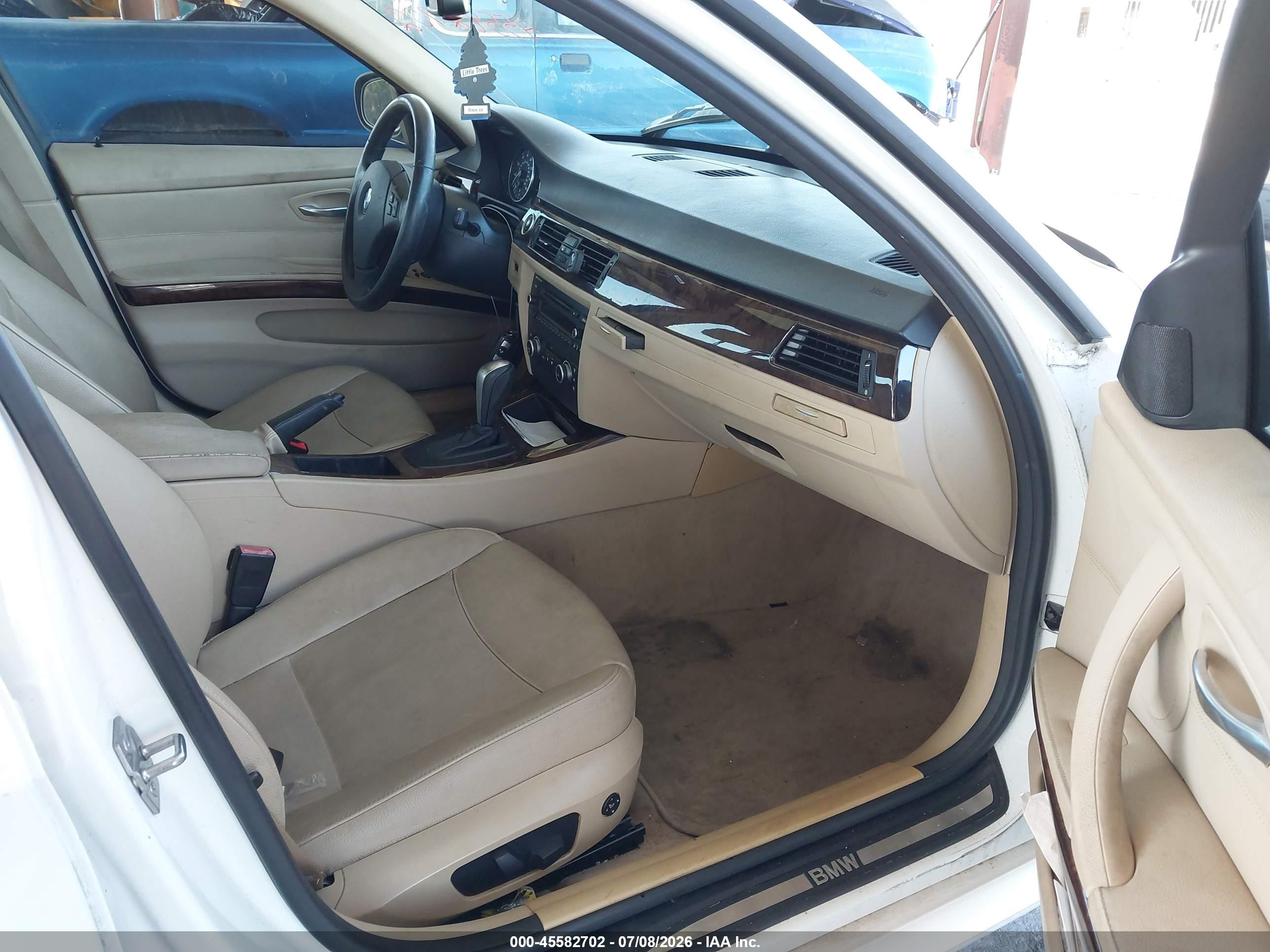 2011 Bmw 328i   White vin: WBAPH7G5XBNN03037