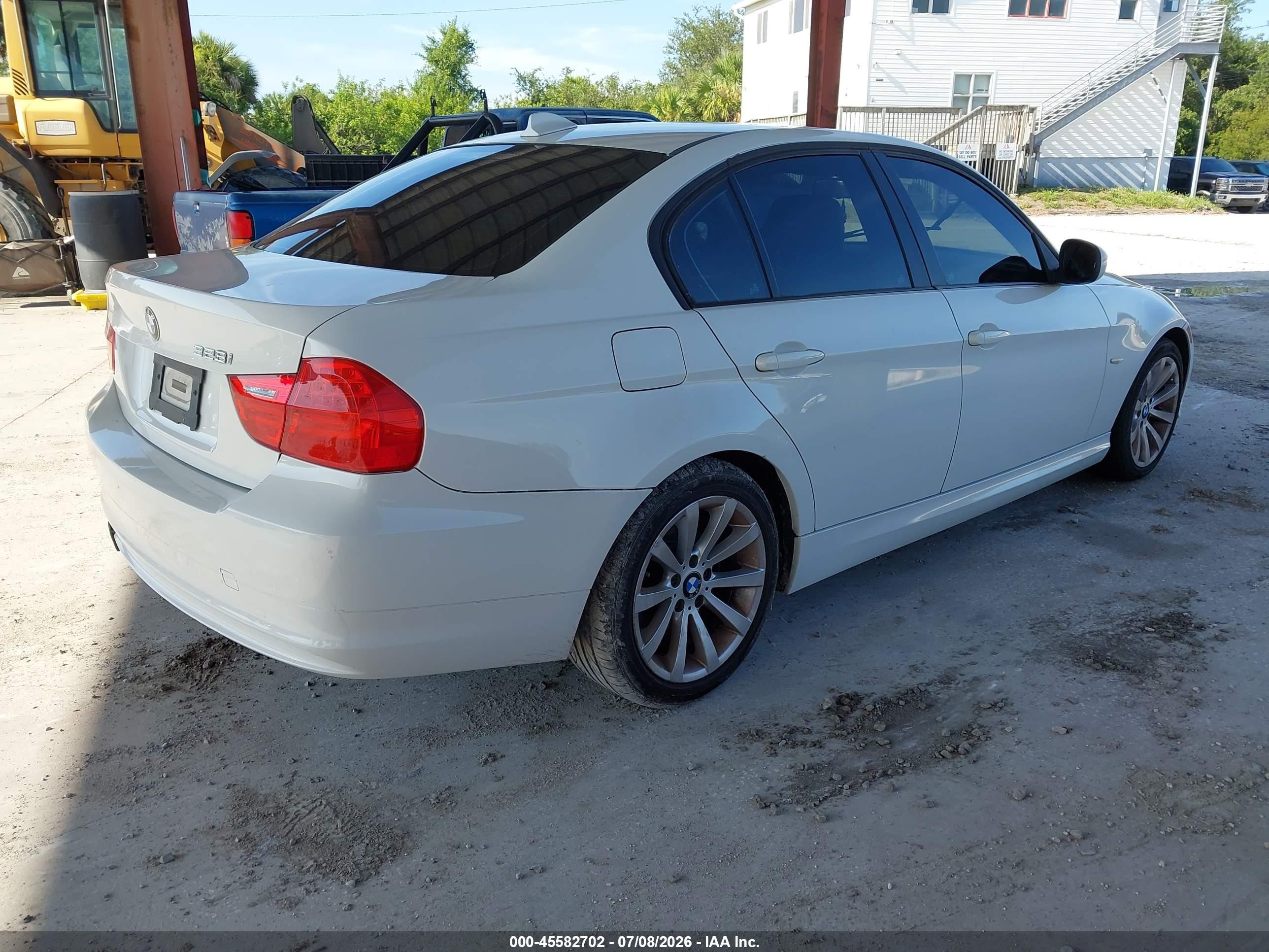 2011 Bmw 328i   White vin: WBAPH7G5XBNN03037