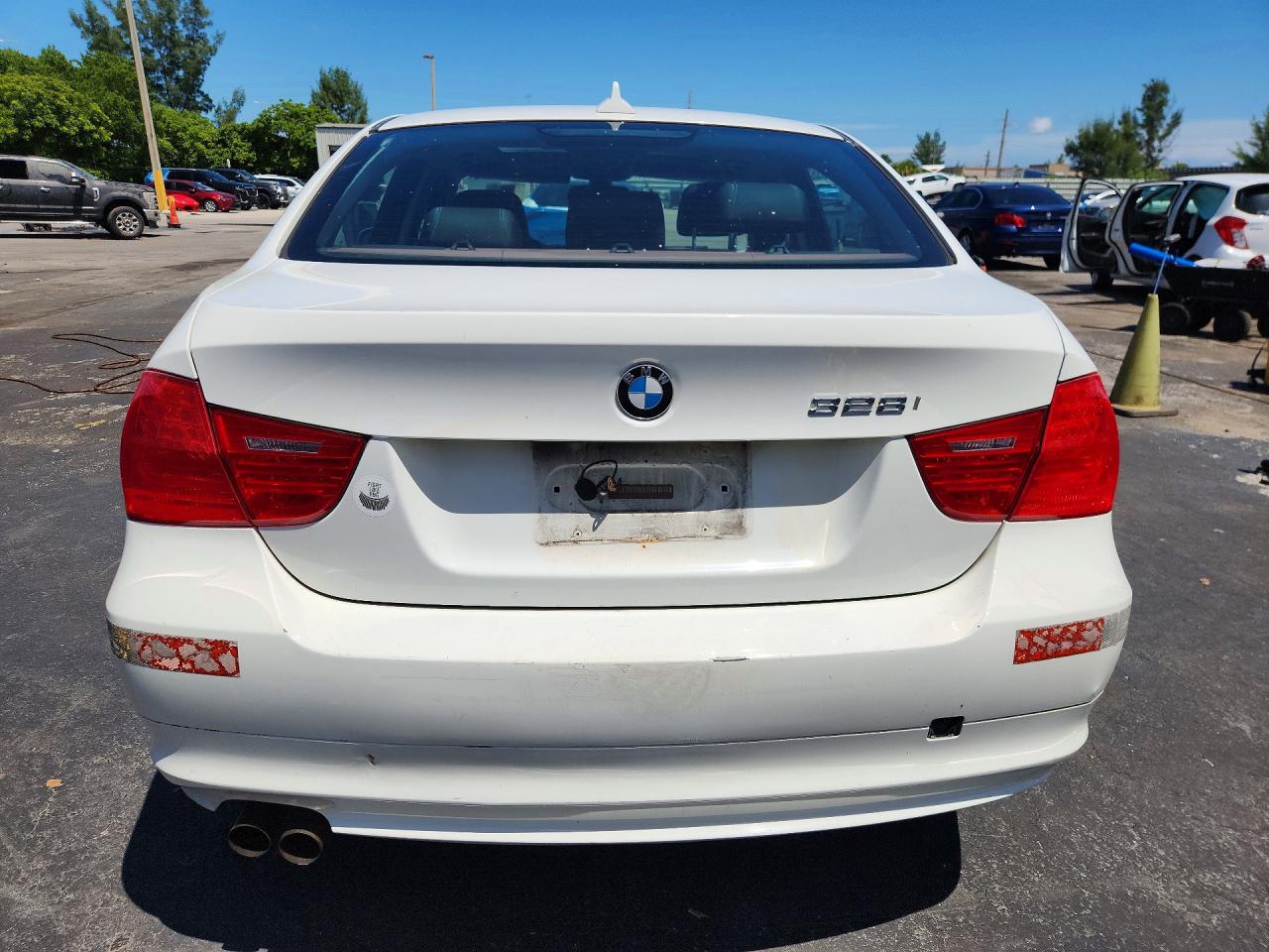 2011 Bmw 328 Xi Sulev White vin: WBAPK5C50BA656576