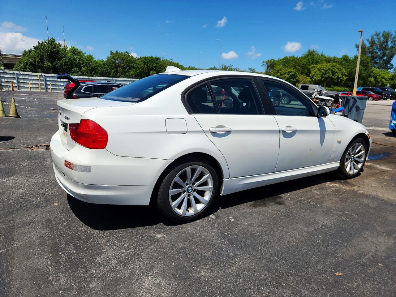 2011 Bmw 328 Xi Sulev White vin: WBAPK5C50BA656576