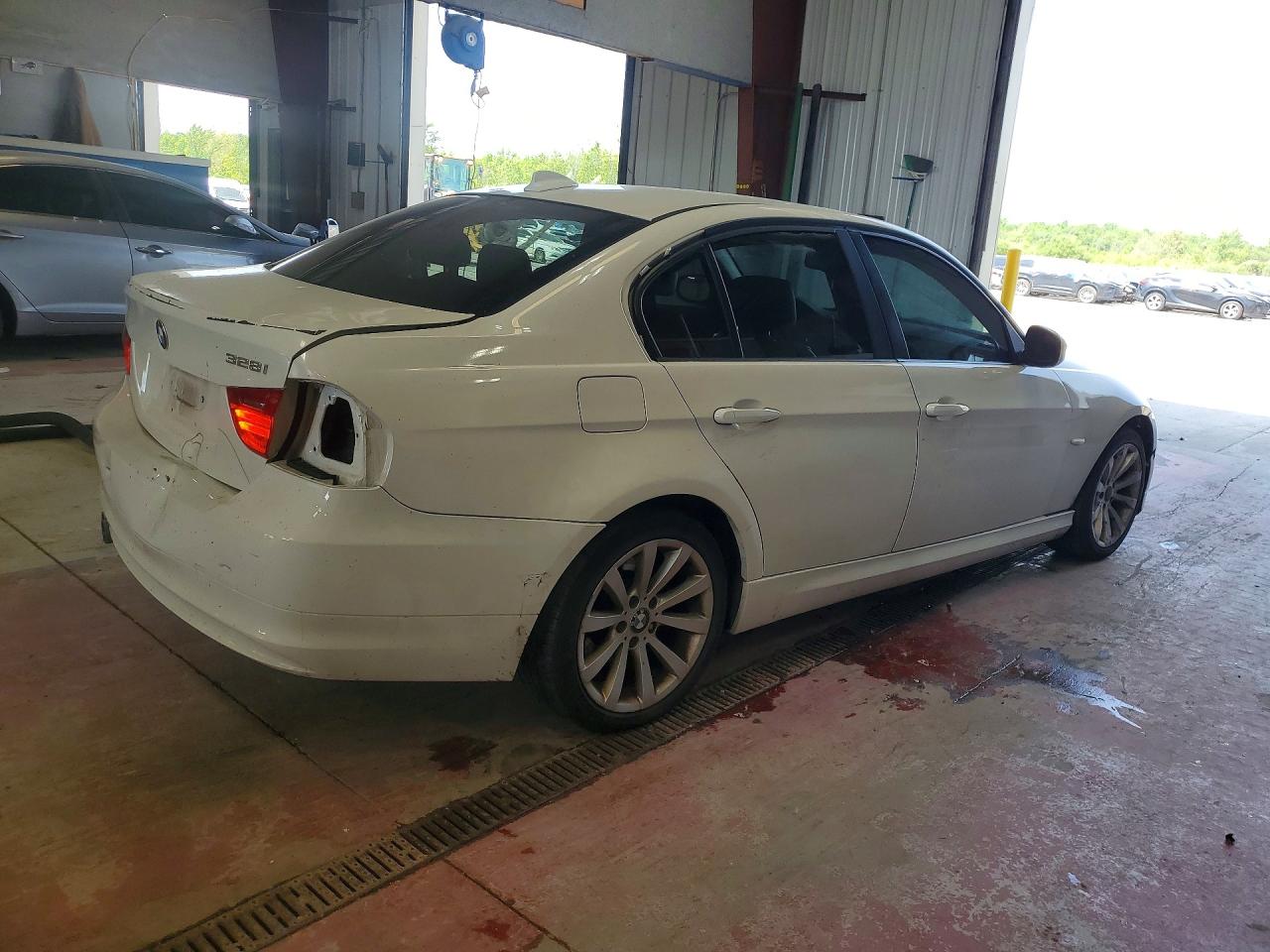 2011 Bmw 328 Xi Sulev White vin: WBAPK5C50BA994625