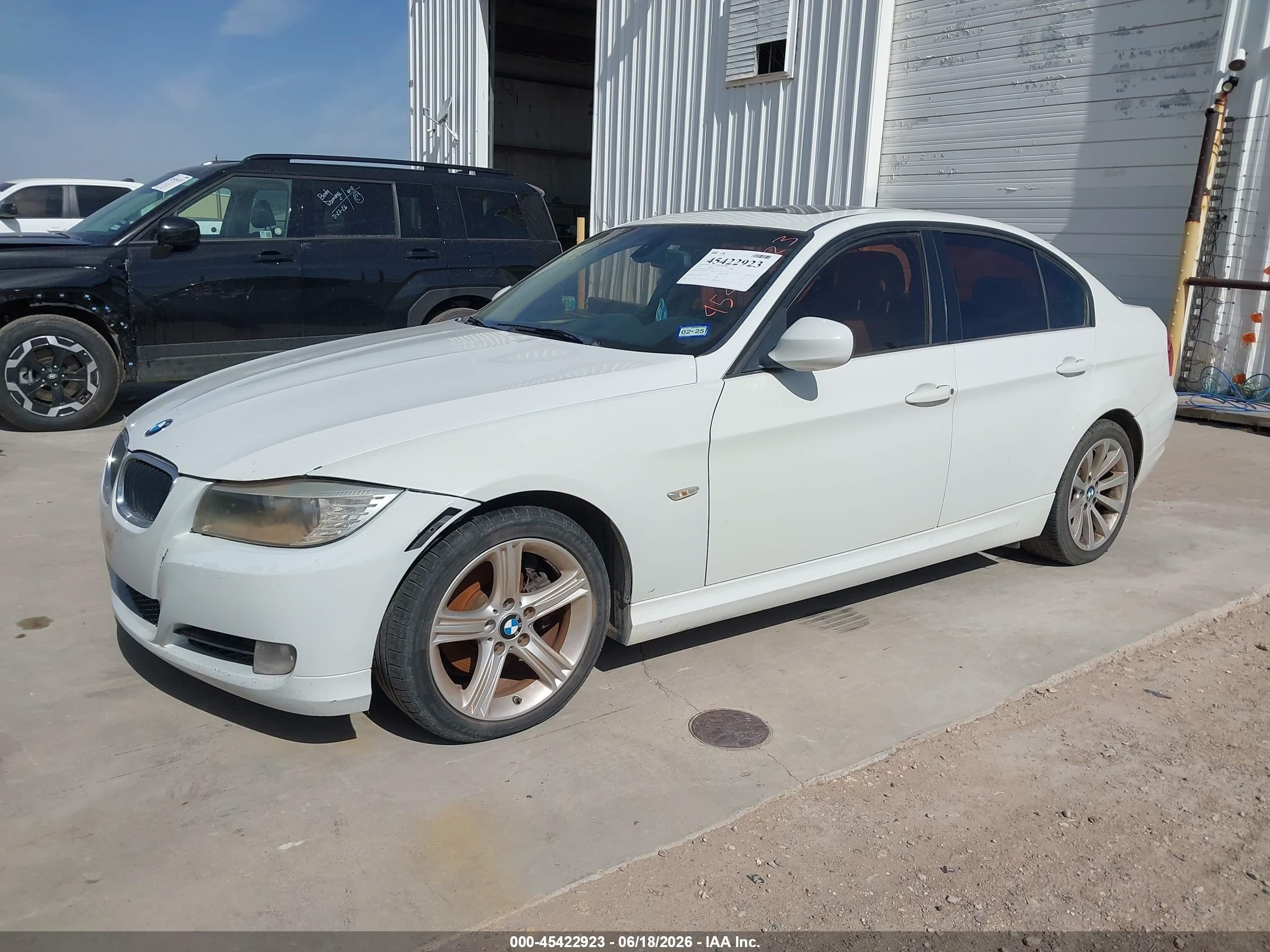 2011 Bmw 328i Xdrive White vin: WBAPK5C50BF126742
