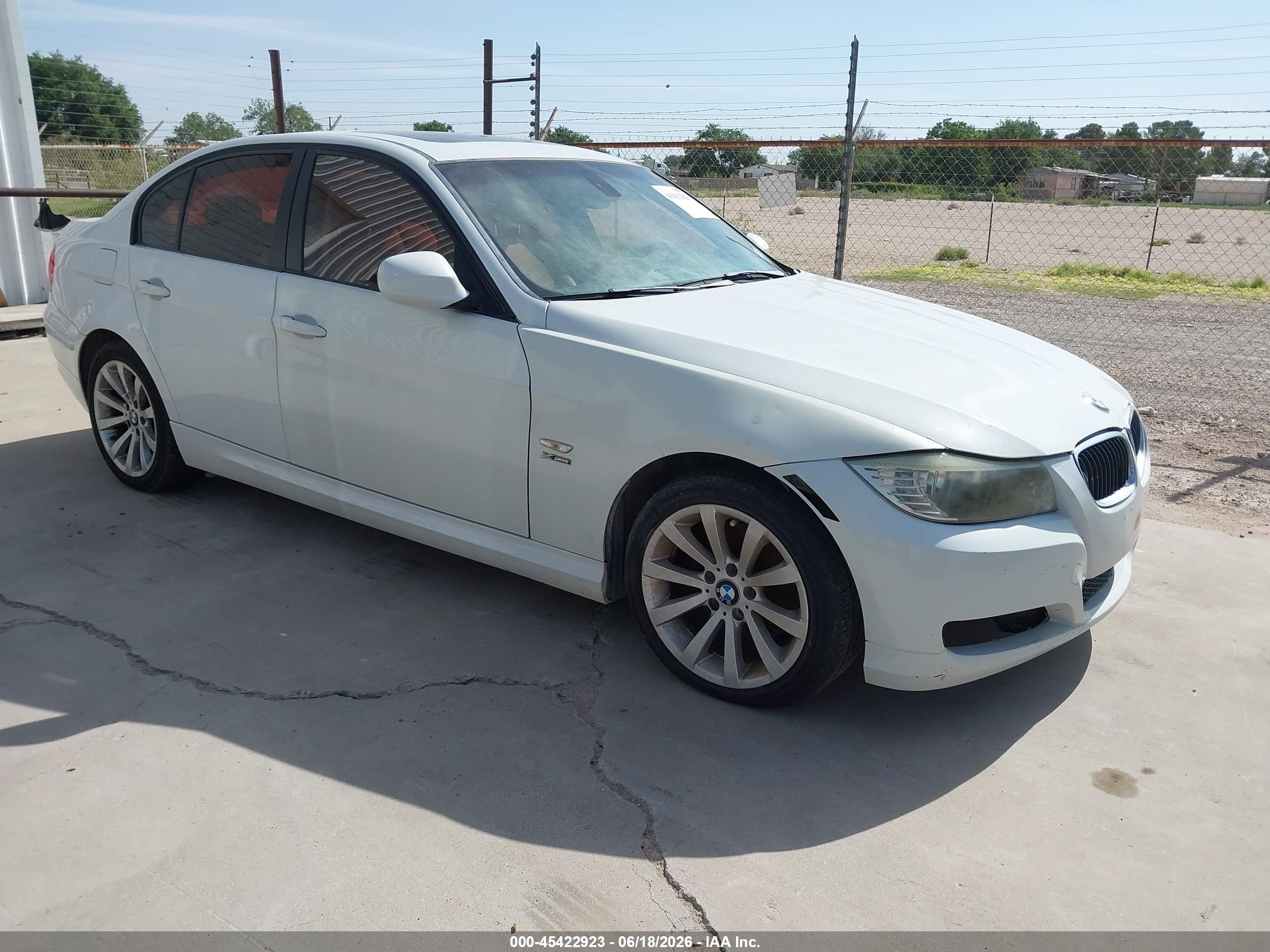 2011 Bmw 328i Xdrive White vin: WBAPK5C50BF126742