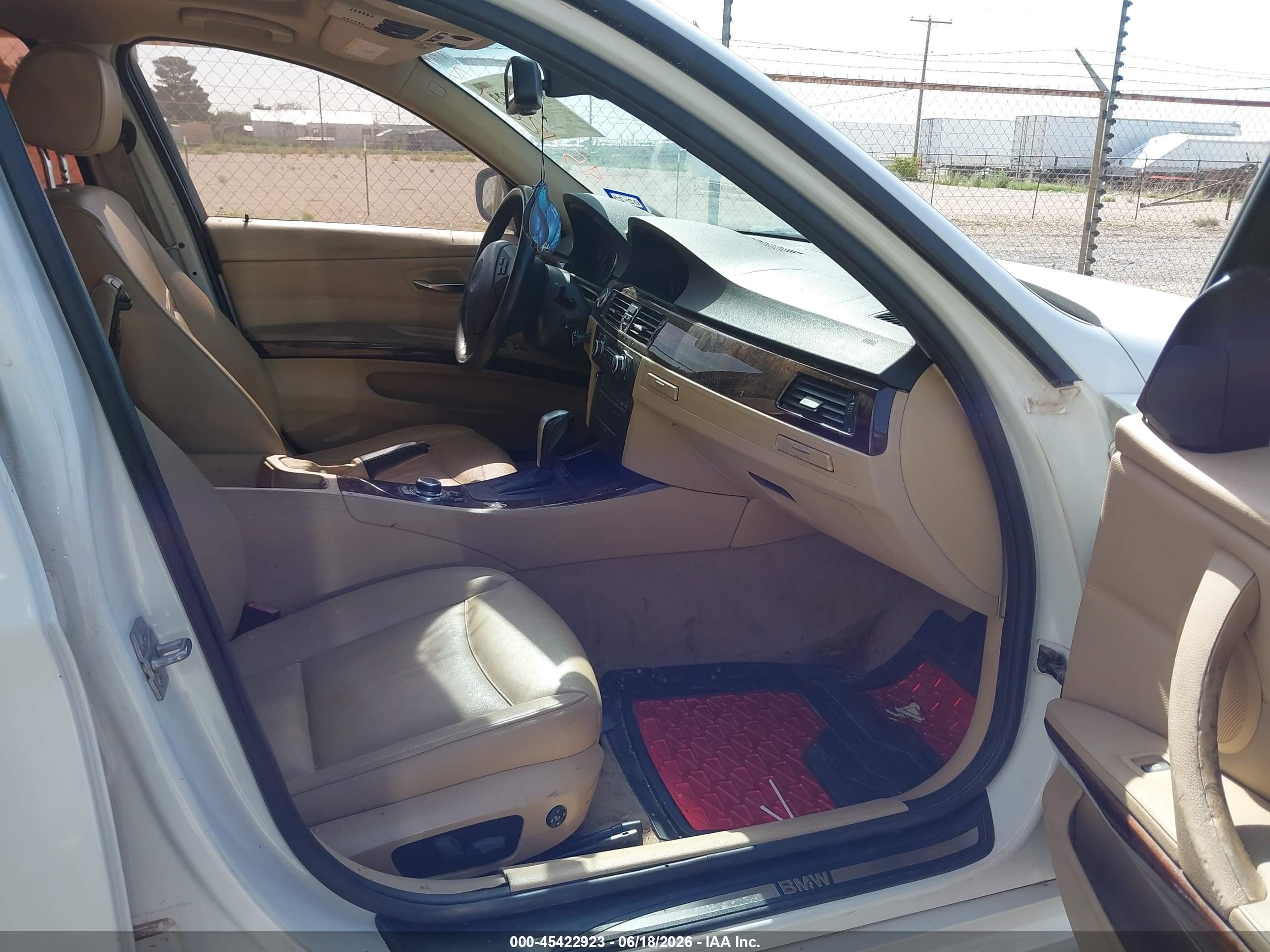 2011 Bmw 328i Xdrive White vin: WBAPK5C50BF126742