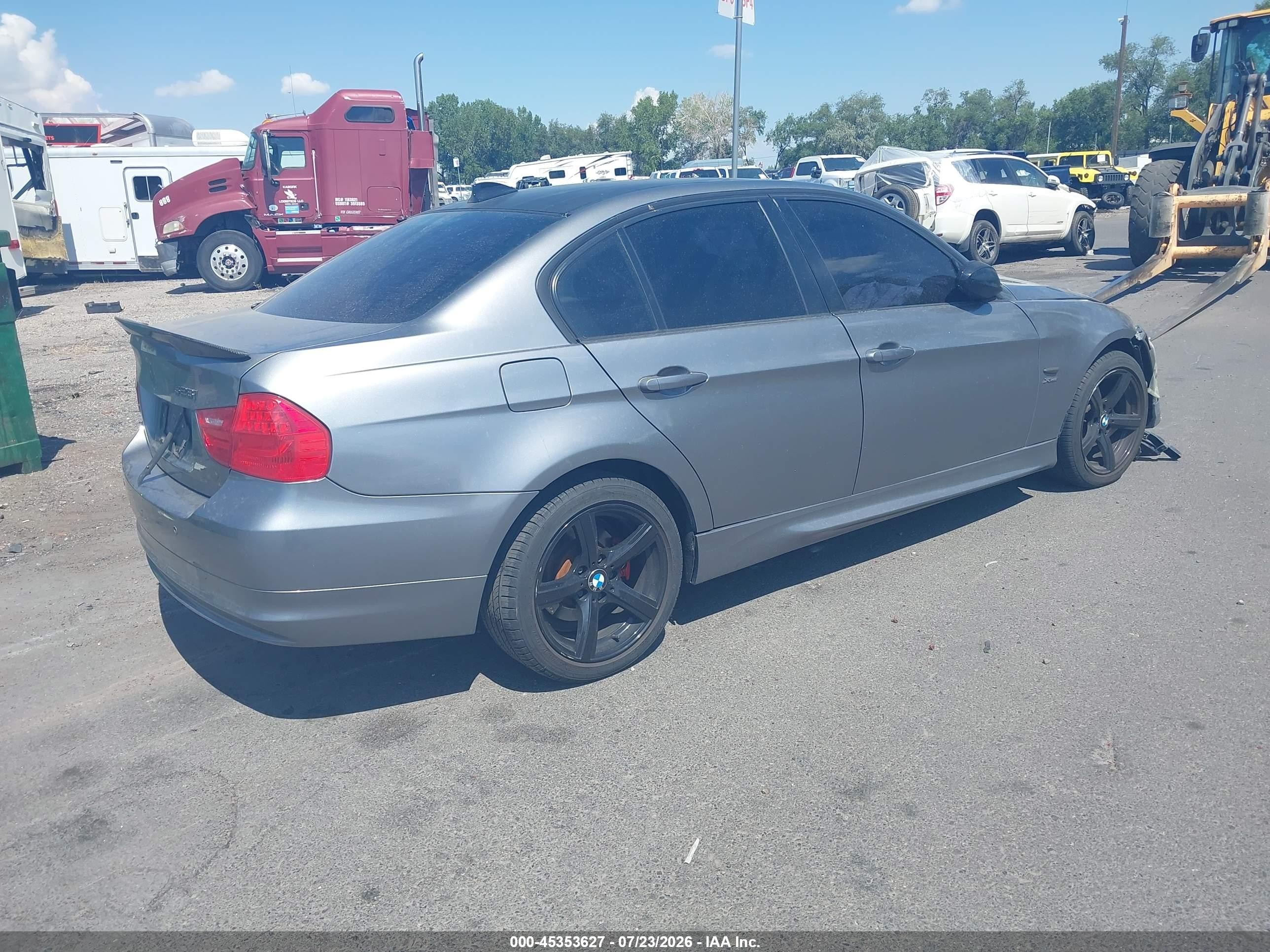 2011 Bmw 328i Xdrive Silver vin: WBAPK5C51BA662564