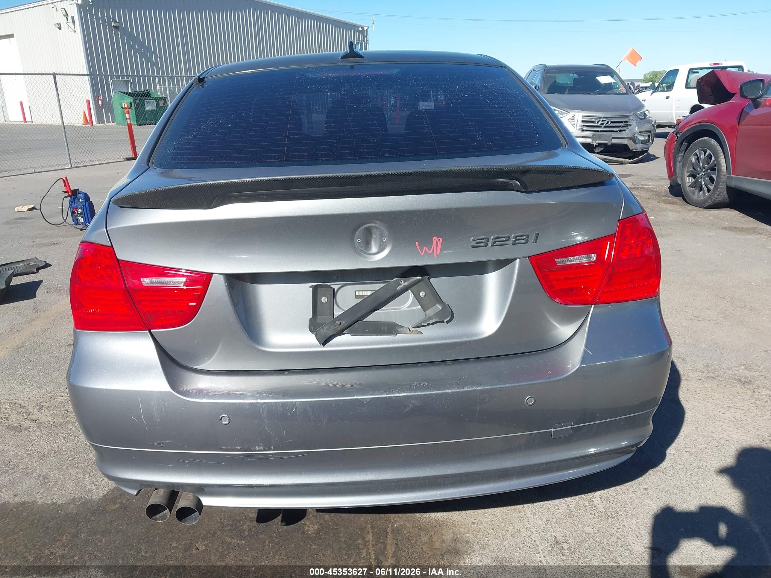 2011 Bmw 328i Xdrive Silver vin: WBAPK5C51BA662564