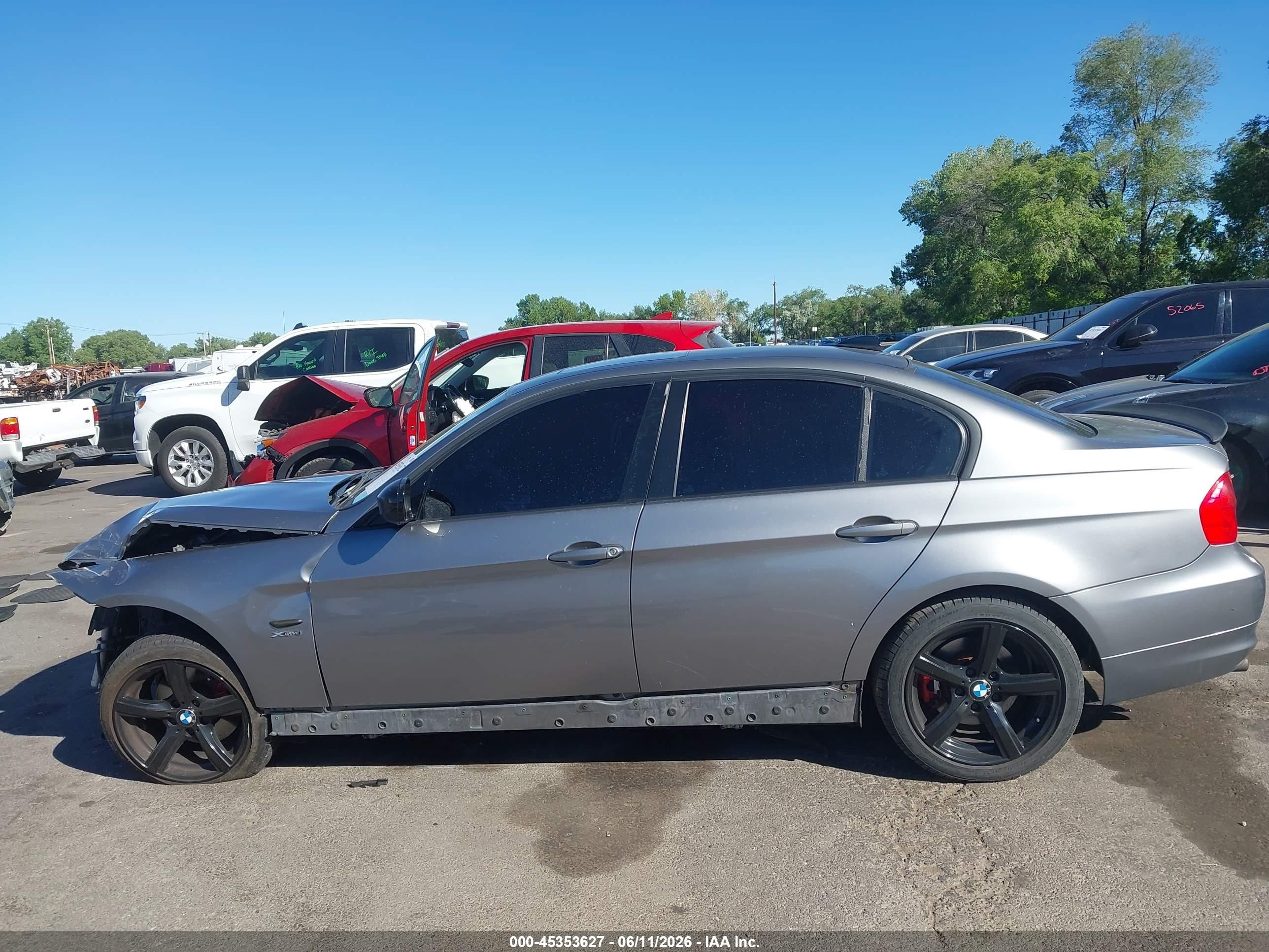 2011 Bmw 328i Xdrive Silver vin: WBAPK5C51BA662564