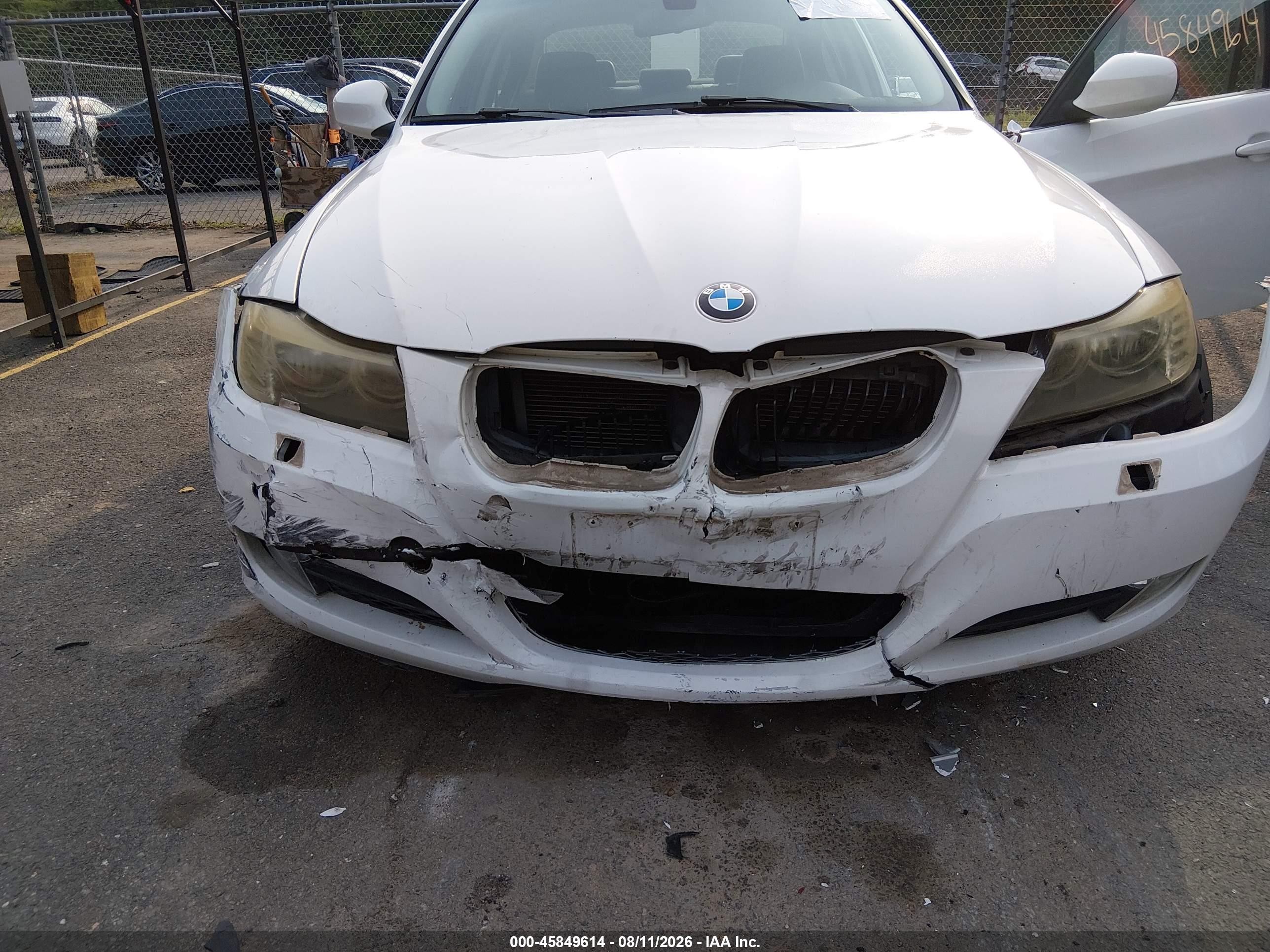 2011 Bmw 328i Xdrive White vin: WBAPK5C52BA660421